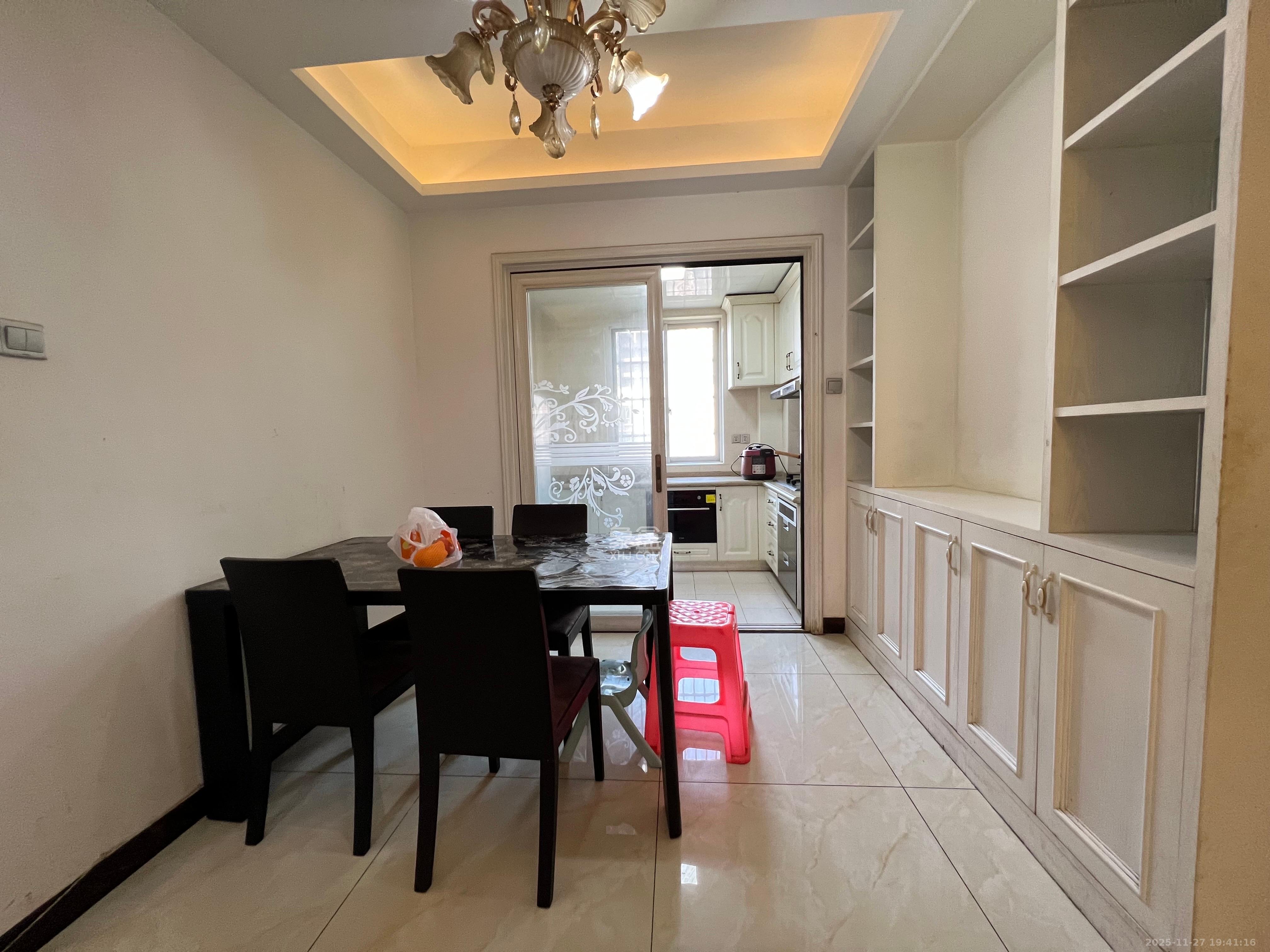 上河国际C区 3室2厅2卫 3200.0元/月 上河国际C区 3室2厅2卫 3200.0元/月室内图