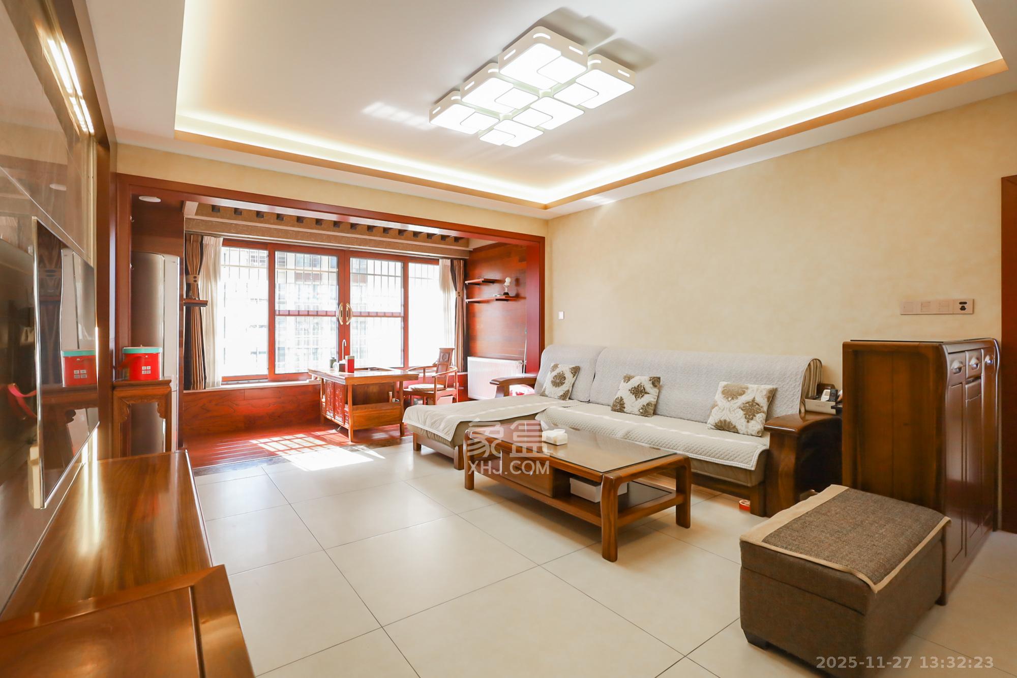 兰亭都荟（璟峰苑）  4室2厅1卫    220.0万客厅