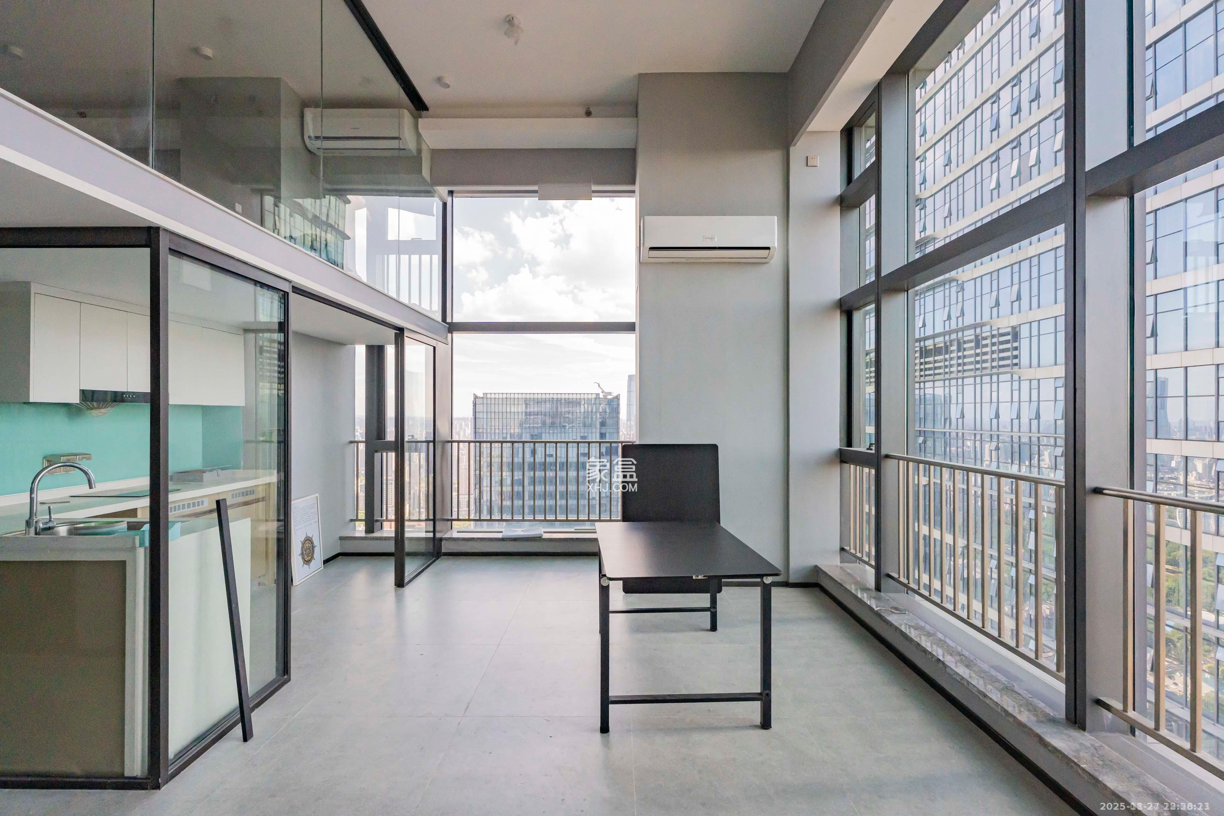 华远华时代  4室2厅2卫    4500.0元/月