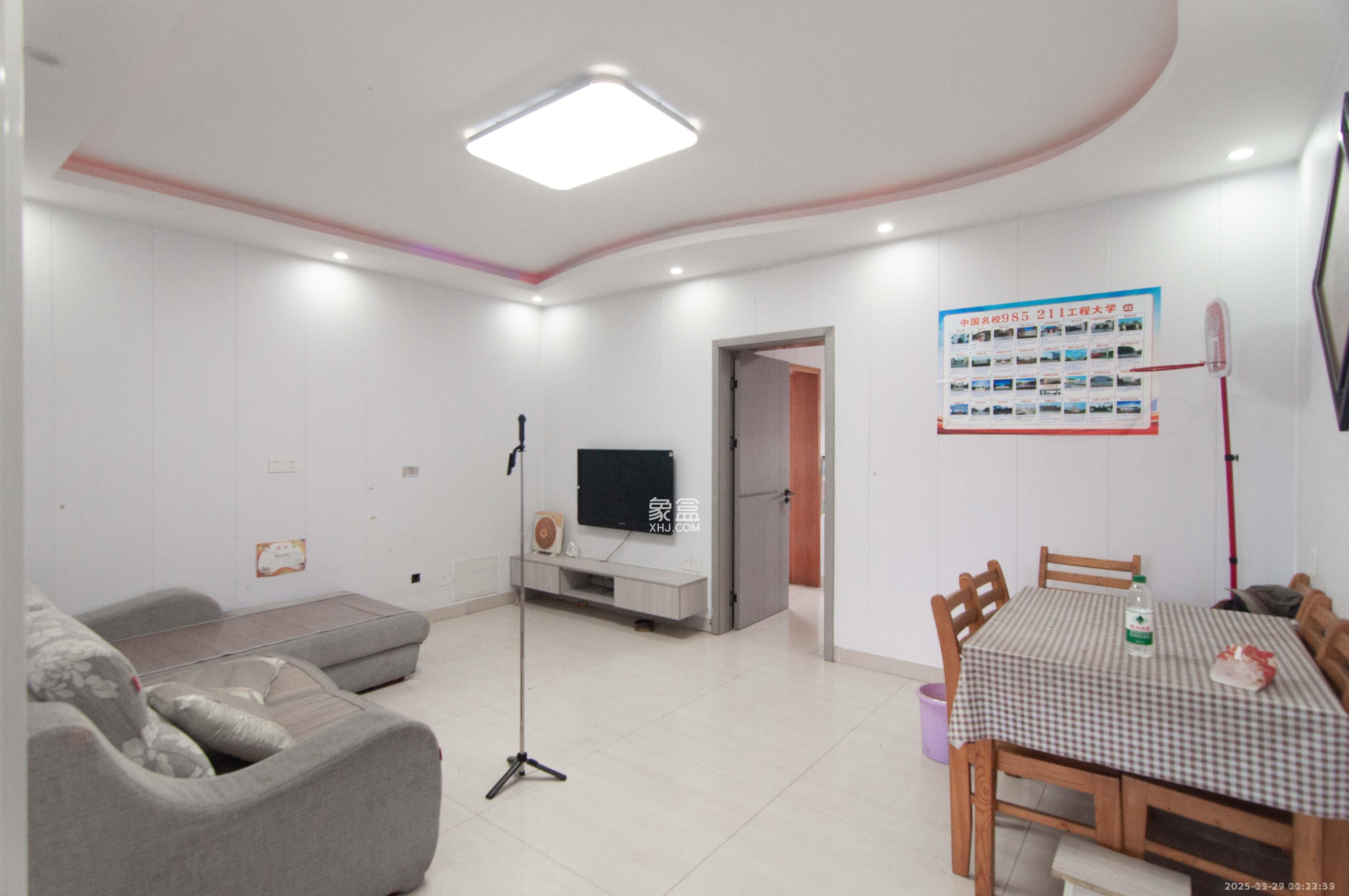 广盛华苑  3室2厅1卫    2500.0元/月室内图