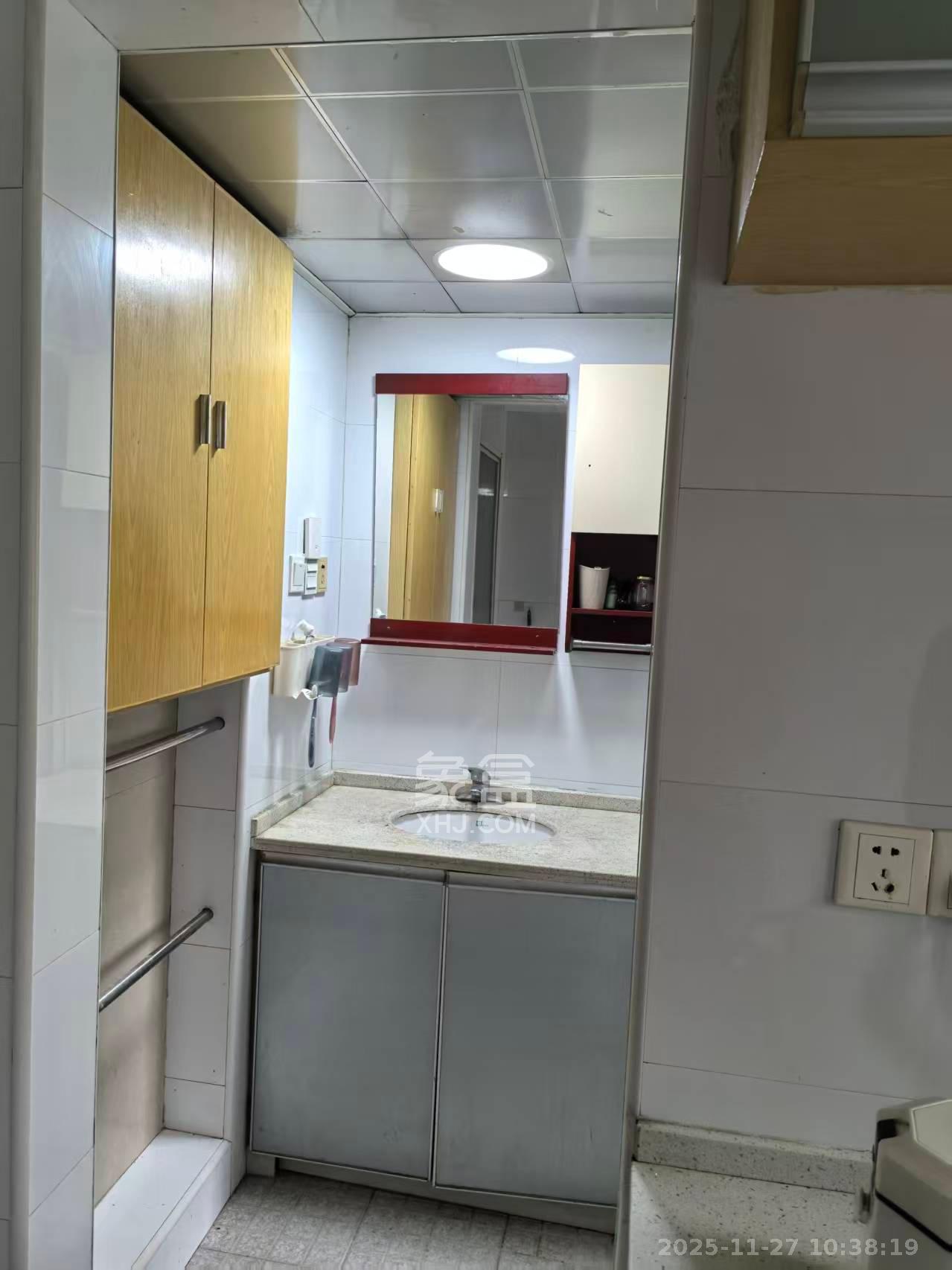 新诚小区 2室2厅1卫 1700.0元/月 新诚小区 2室2厅1卫 1700.0元/月室内图