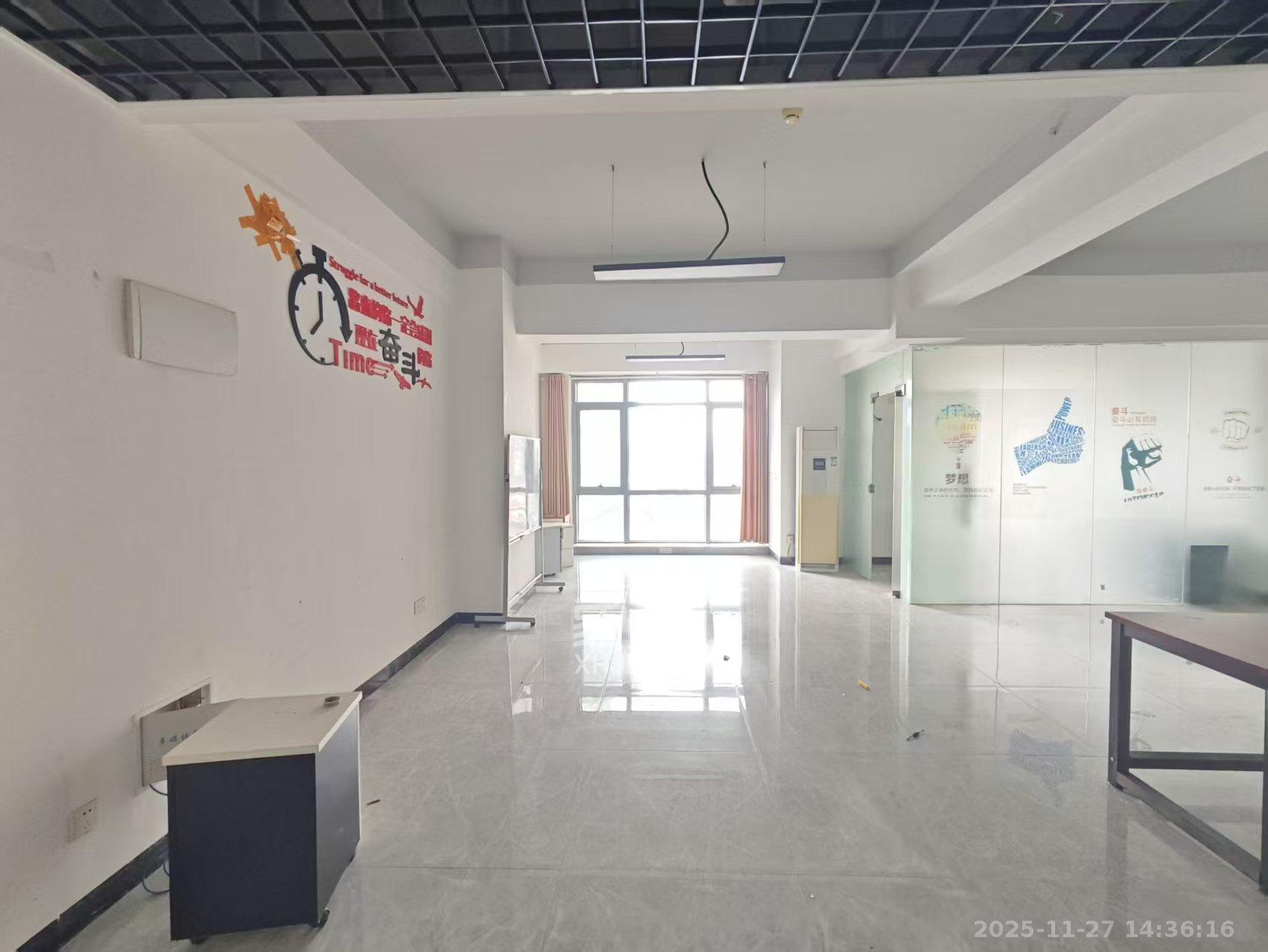 奥克斯缔壹城 1室1厅1卫 2800.0元/月 奥克斯缔壹城 1室1厅1卫 2800.0元/月室内图