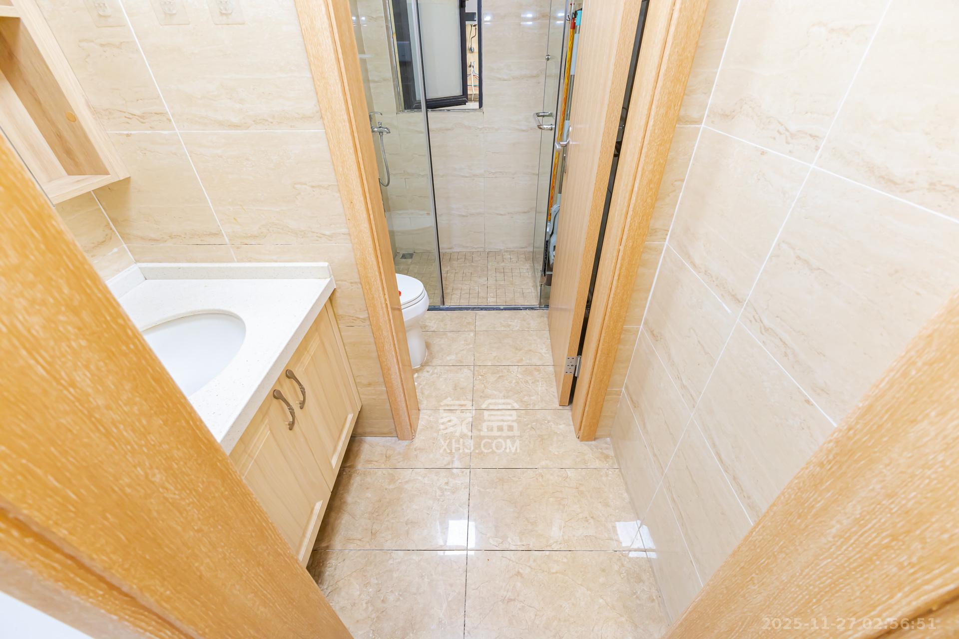 万润滨江天著  3室2厅2卫    106.0万卫生间