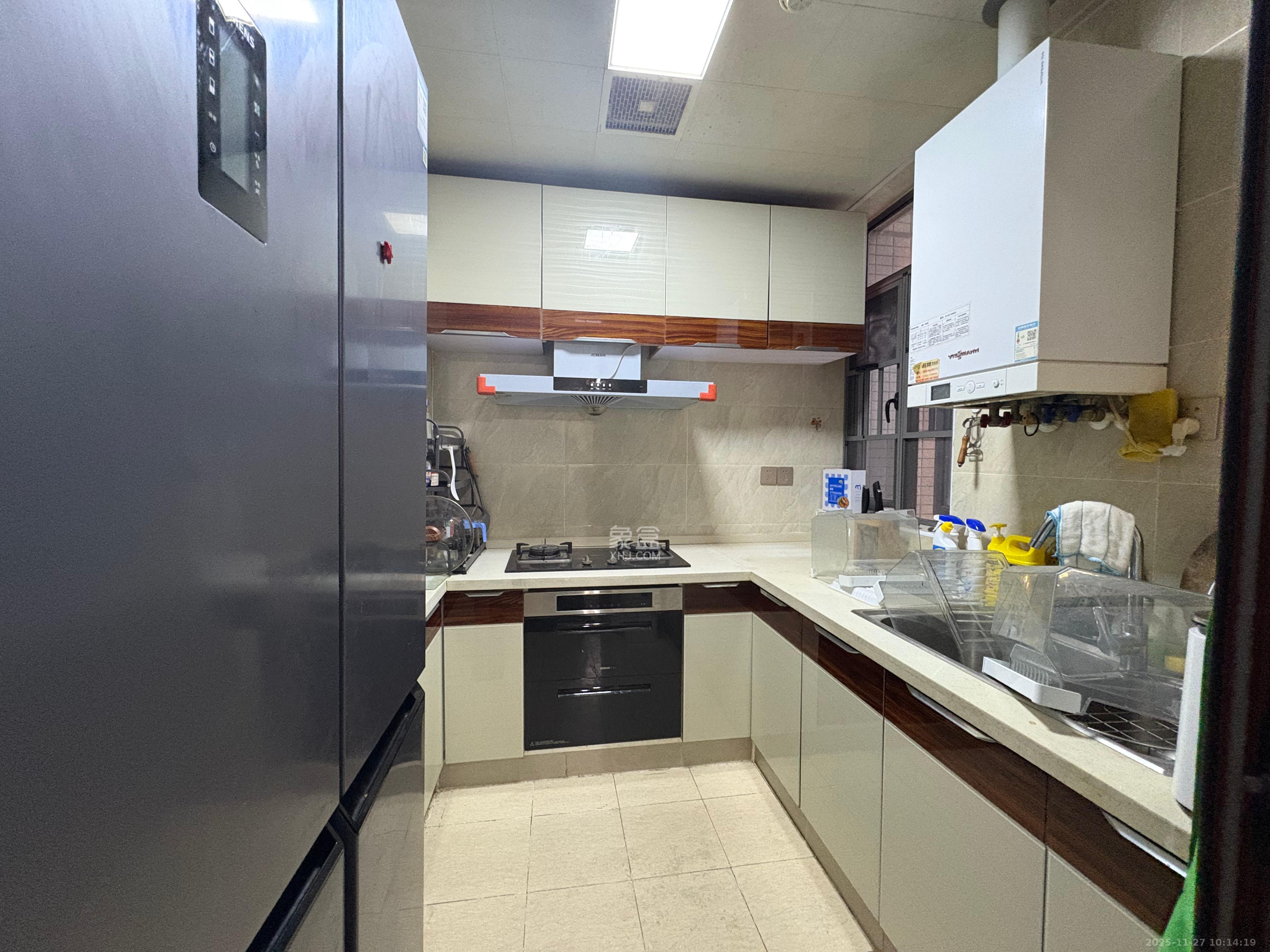 八方小区C区  3室2厅2卫    4200.0元/月室内图