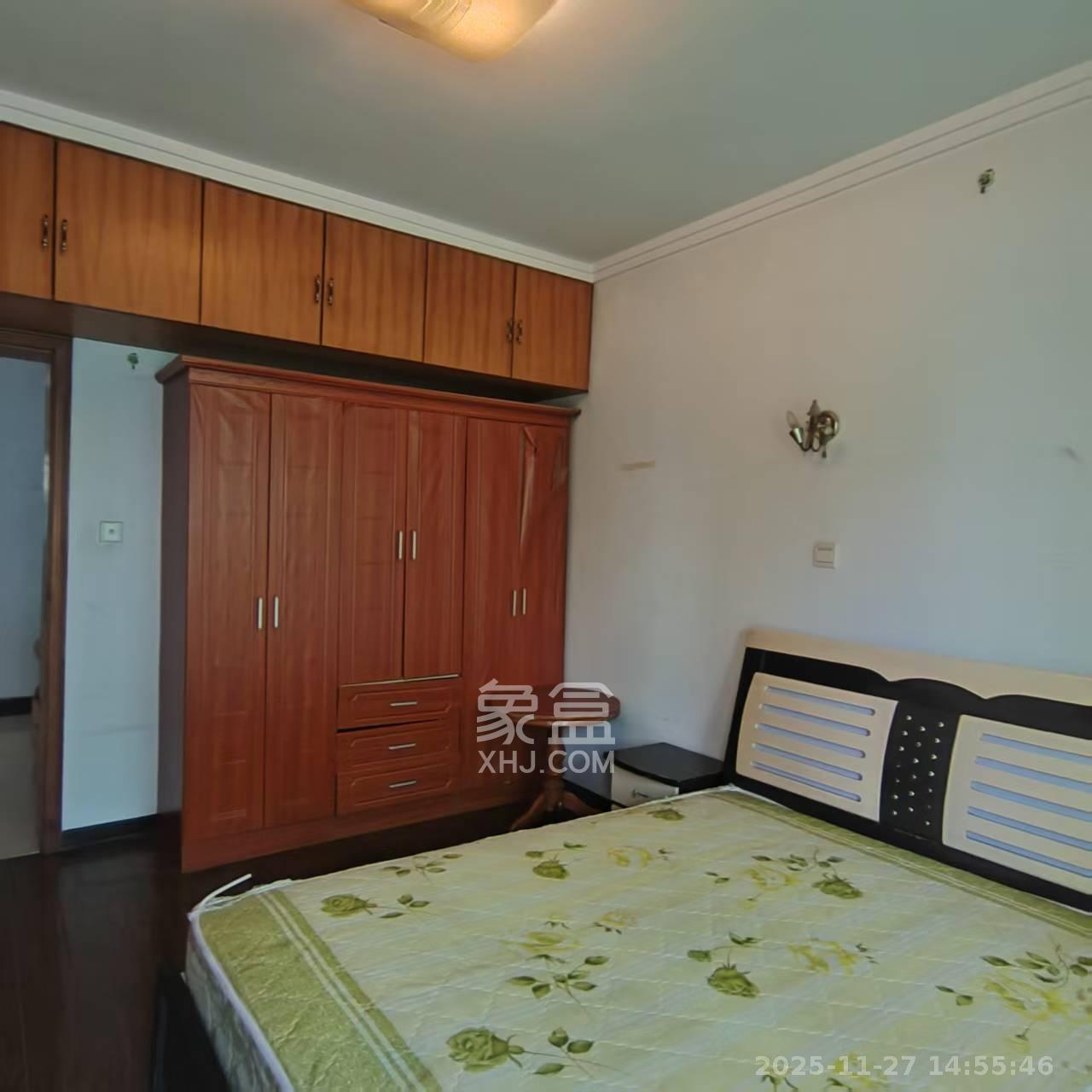 中南汽车世界  2室2厅1卫    1200.0元/月室内图