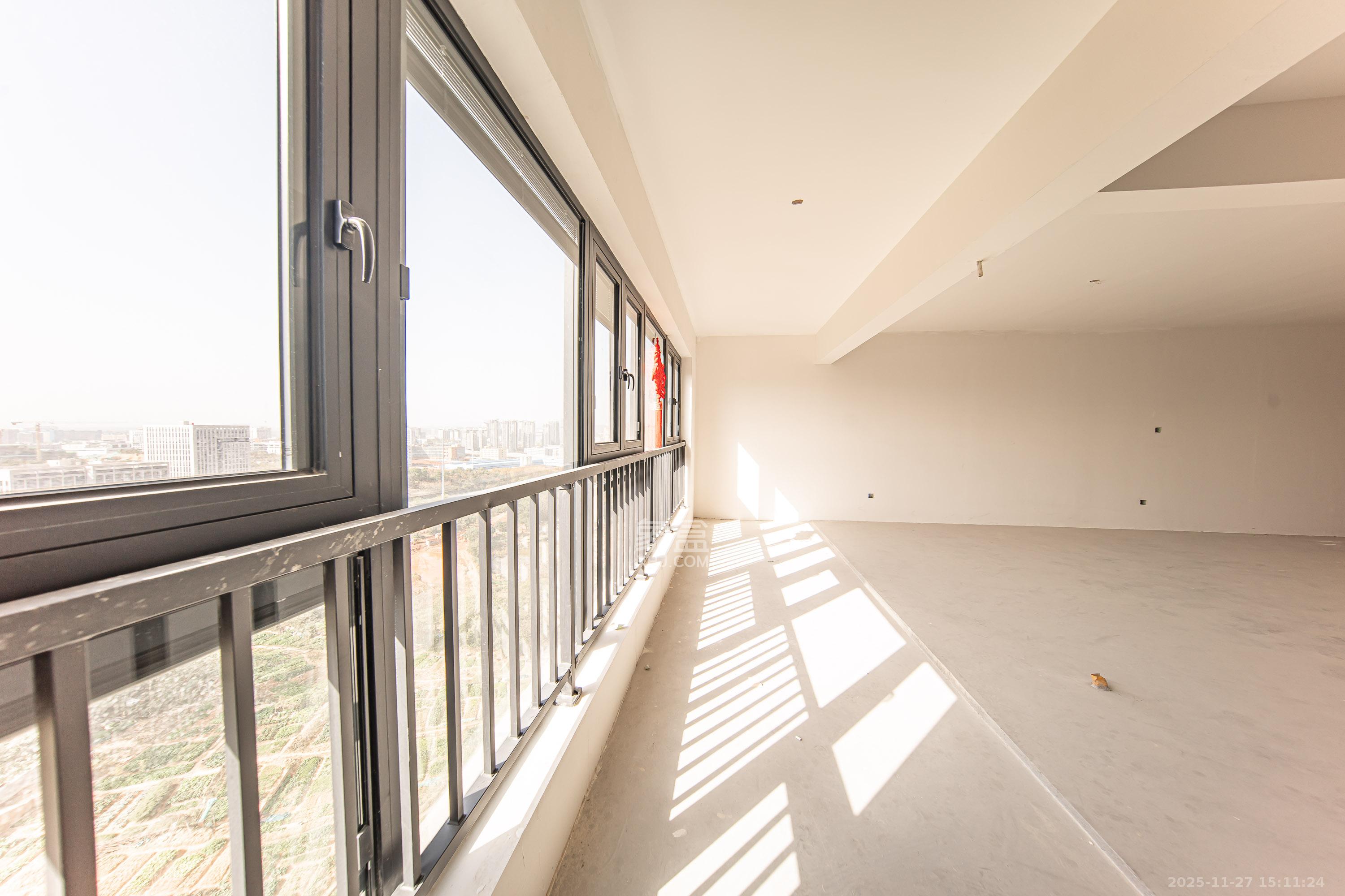 建投象山国际 3室2厅1卫 138.0万 建投象山国际 3室2厅1卫 138.0万阳台