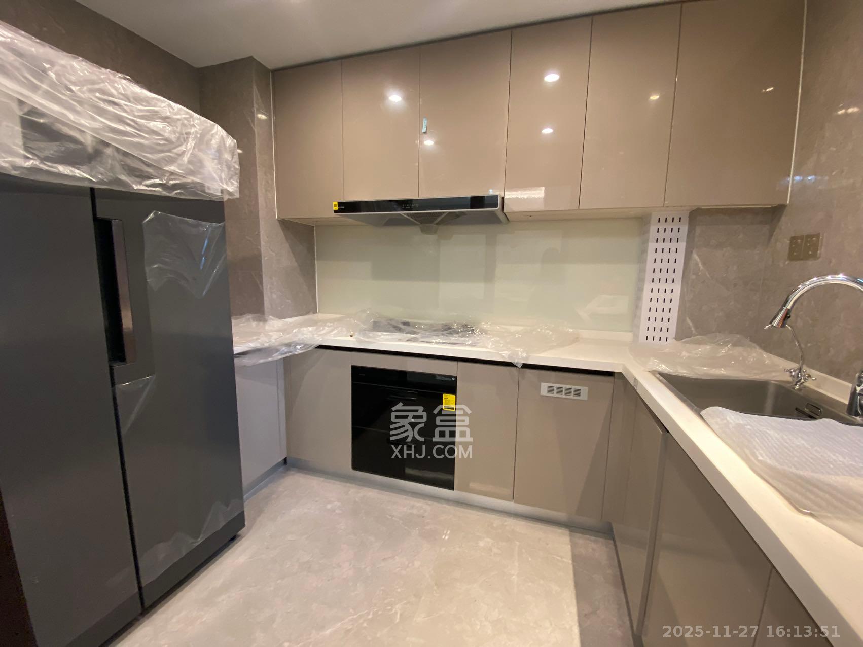 东原麓印长江B区  4室2厅2卫    4500.0元/月室内图