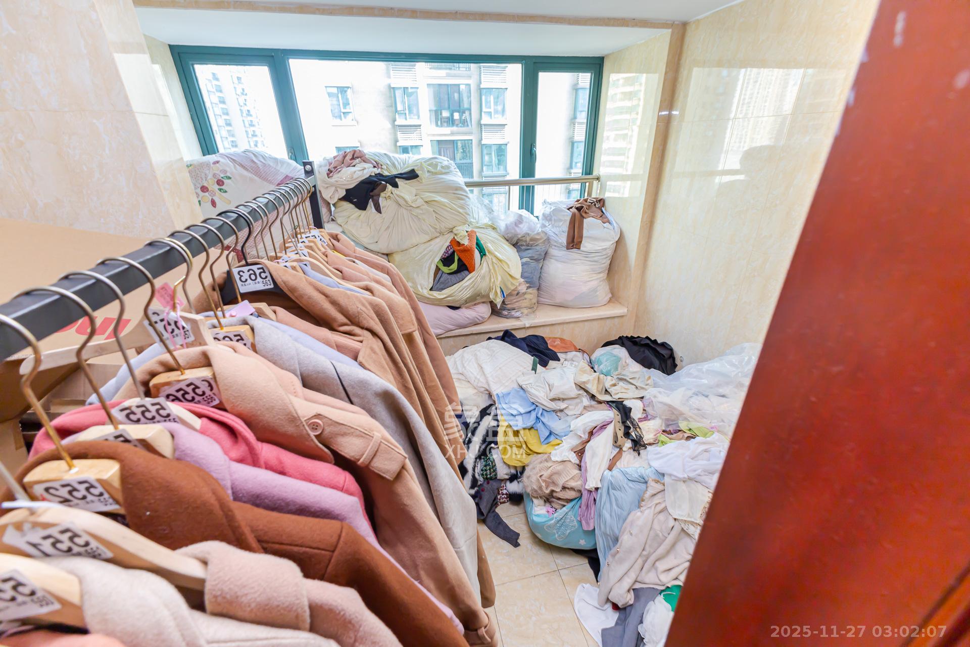 恒大名都 4室2厅4卫 140.0万 恒大名都 4室2厅4卫 140.0万卫生间