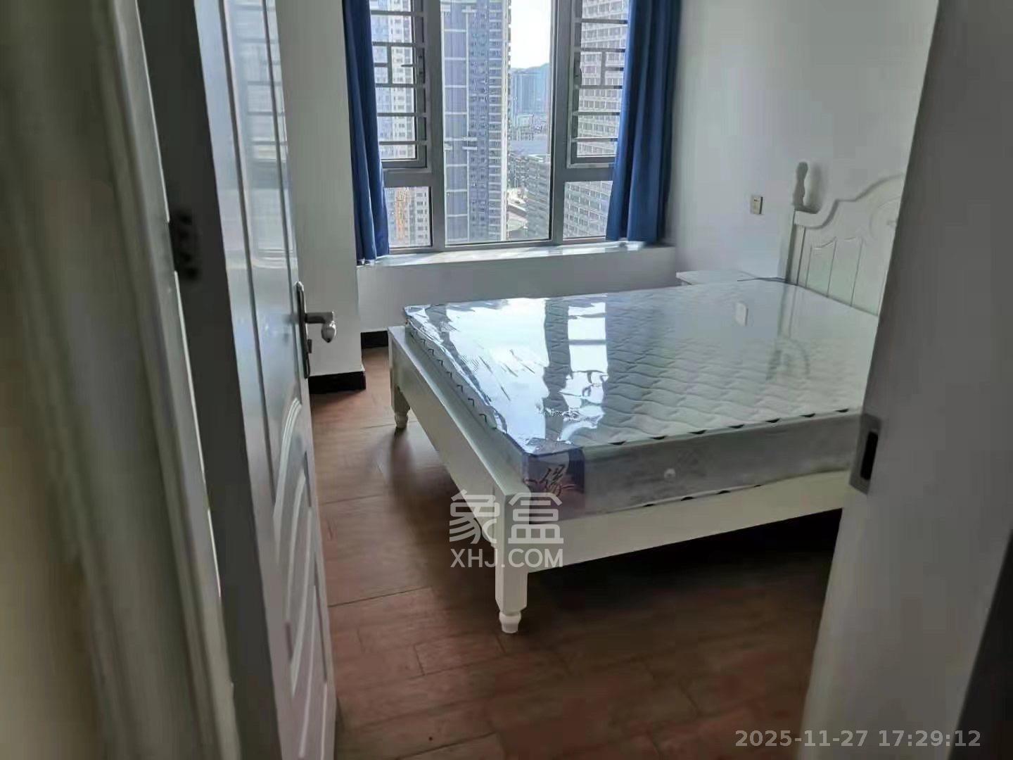 世茂铂翠湾四期（世茂悦享）  3室2厅1卫    3300.0元/月室内图