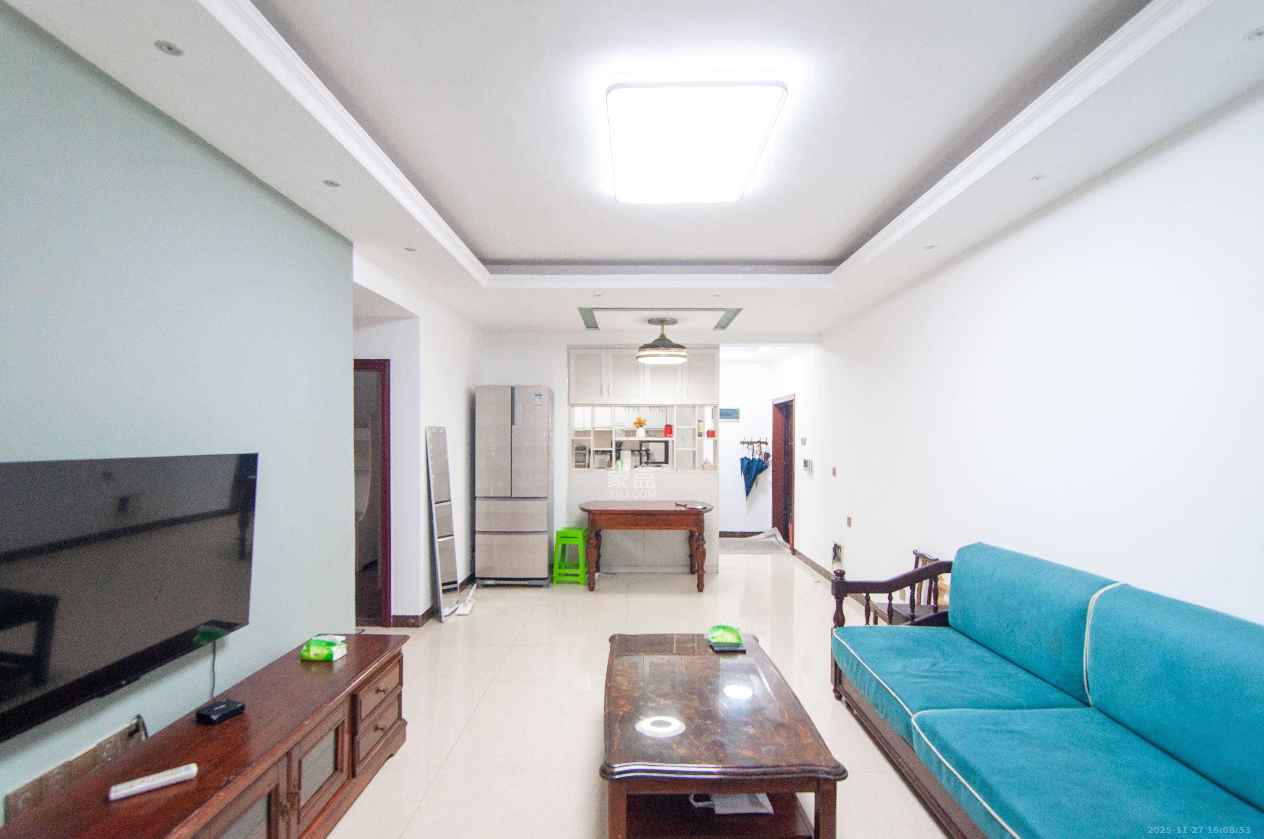 西点公园里 2室2厅1卫 2400.0元/月 西点公园里 2室2厅1卫 2400.0元/月室内图