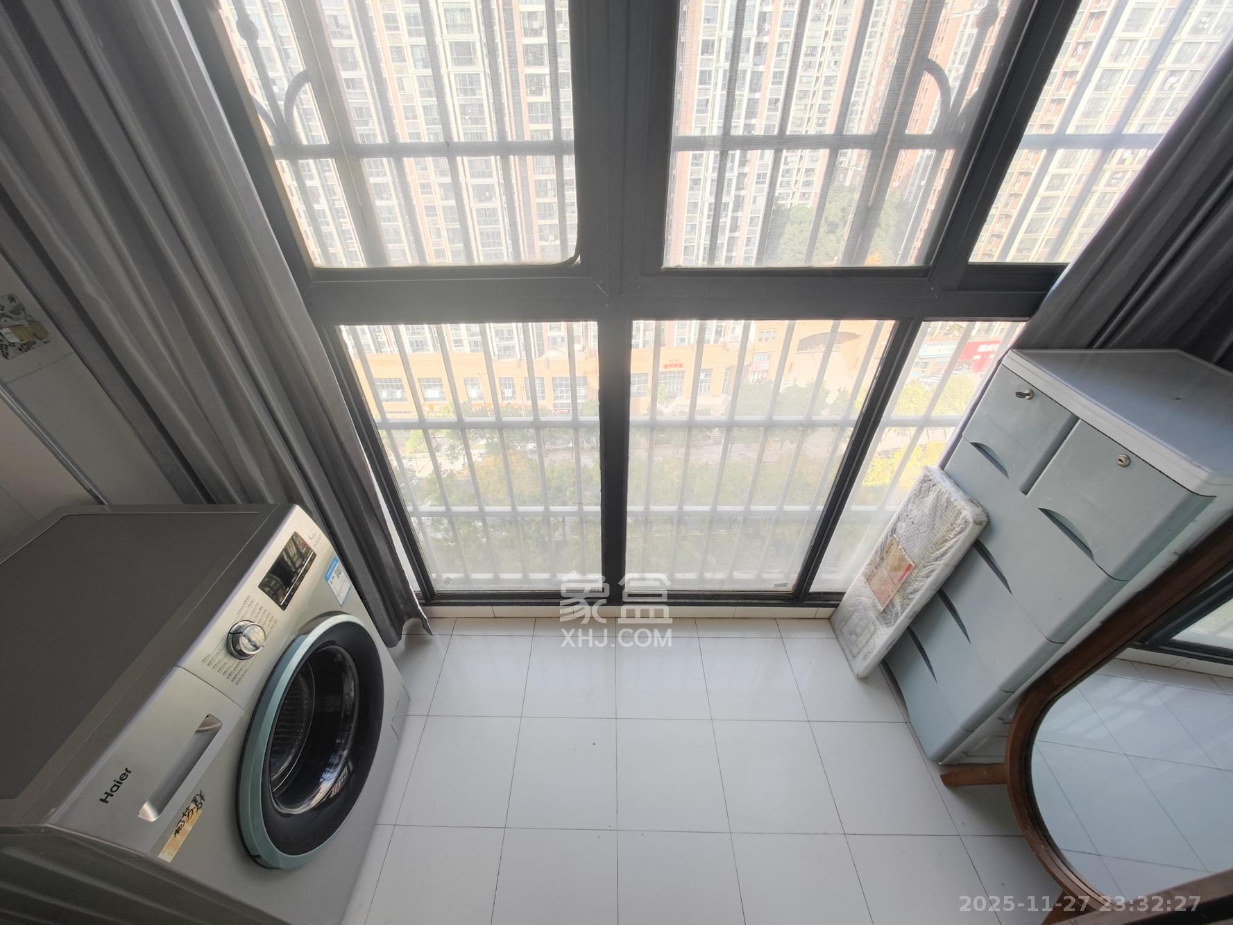 天赐良园  3室2厅2卫    95.0万阳台