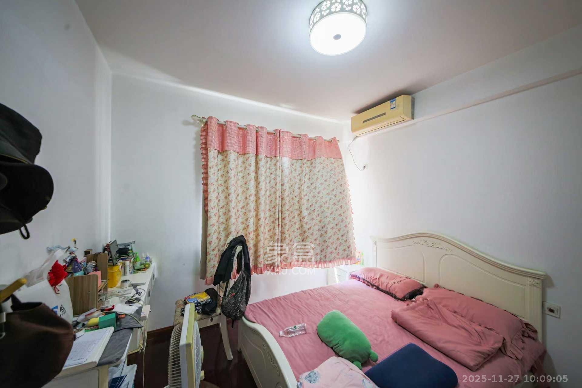 上海城小区 4室2厅2卫 2400.0元/月 上海城小区 4室2厅2卫 2400.0元/月室内图