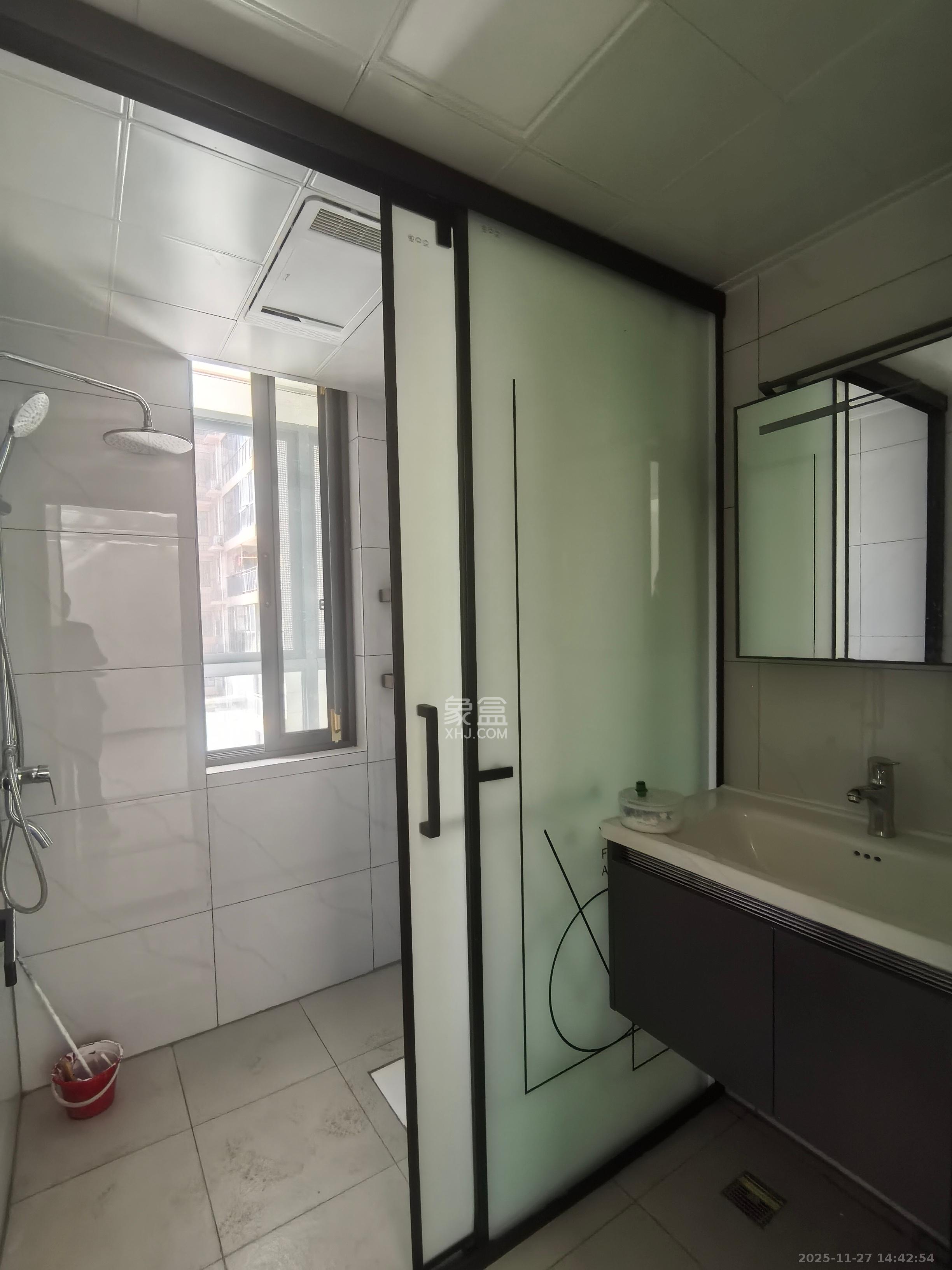 和悦城(蟠龙景苑) 3室2厅1卫 1700.0元/月 和悦城(蟠龙景苑) 3室2厅1卫 1700.0元/月室内图