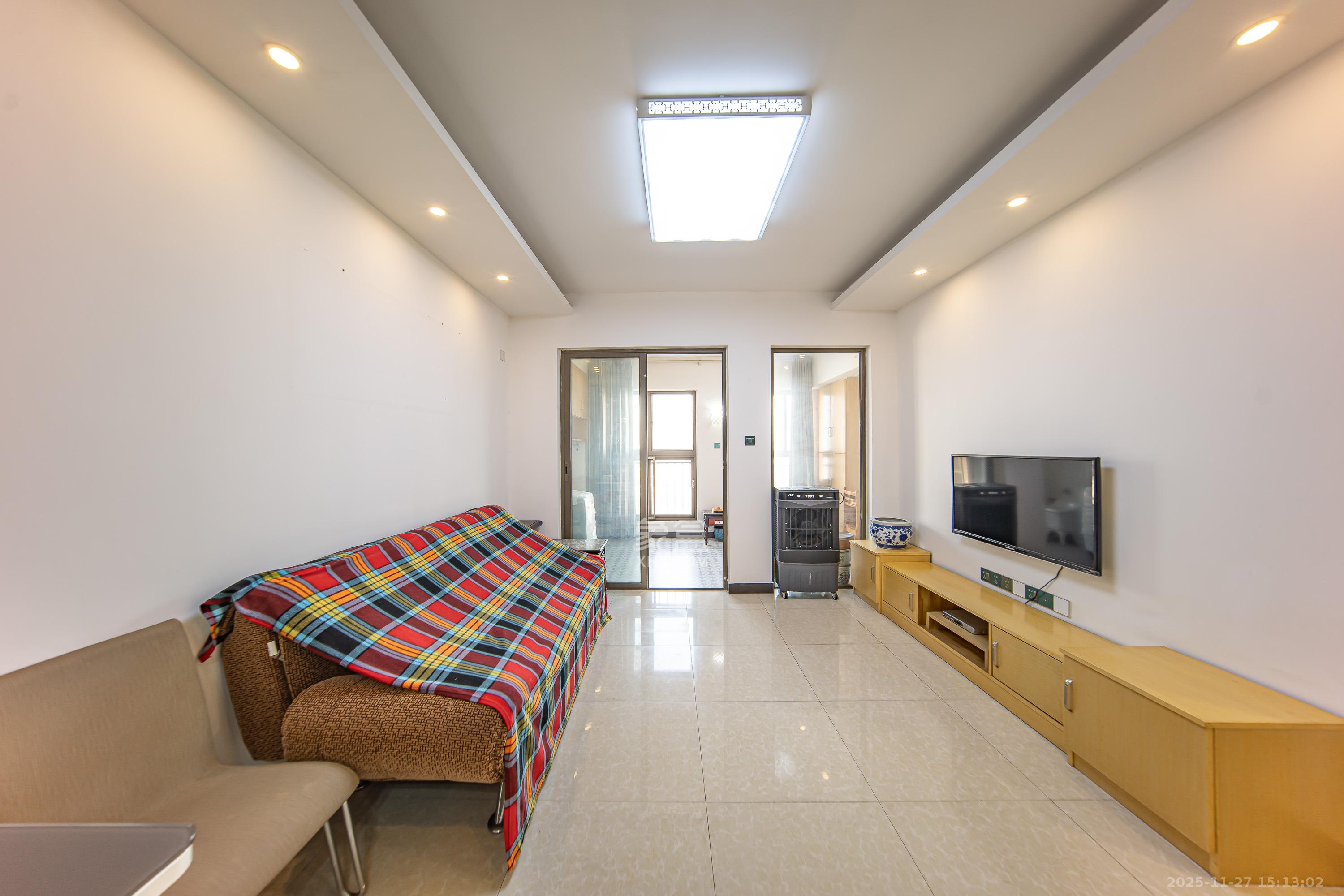 米兰春天  2室2厅1卫    40.0万客厅