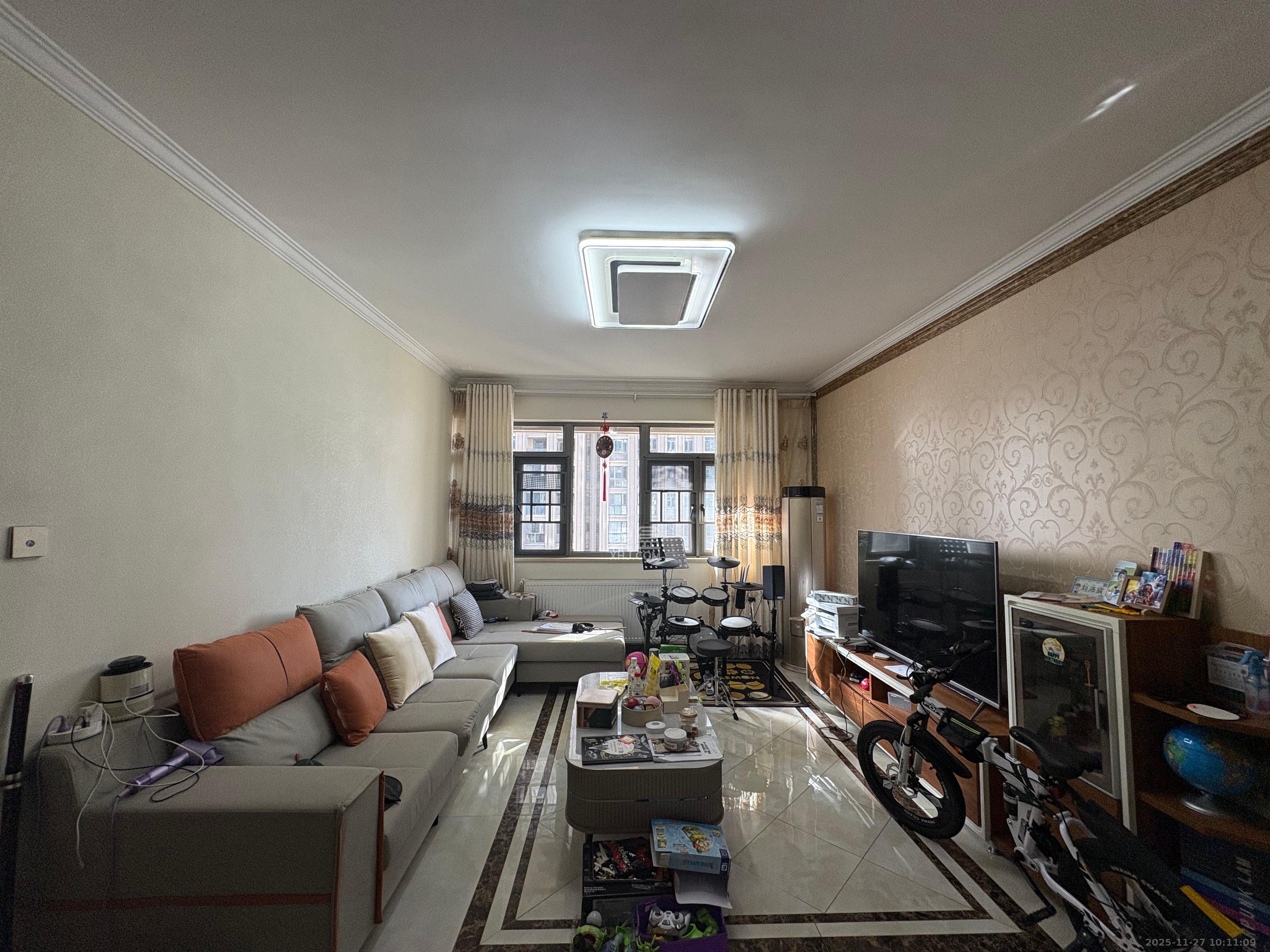 八方小区C区  3室2厅2卫    4200.0元/月