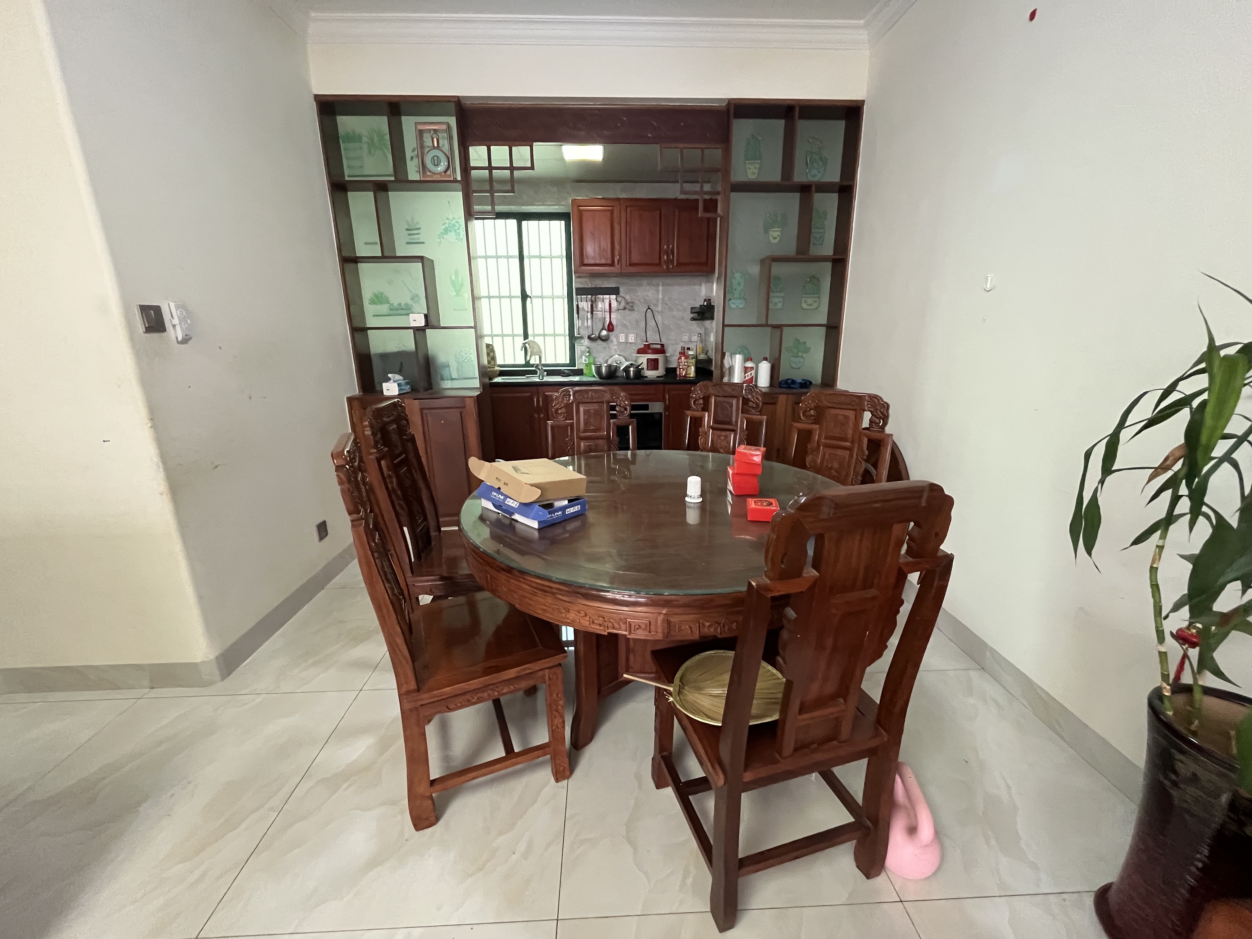 景观花园 3室2厅1卫 2500.0元/月 景观花园 3室2厅1卫 2500.0元/月室内图