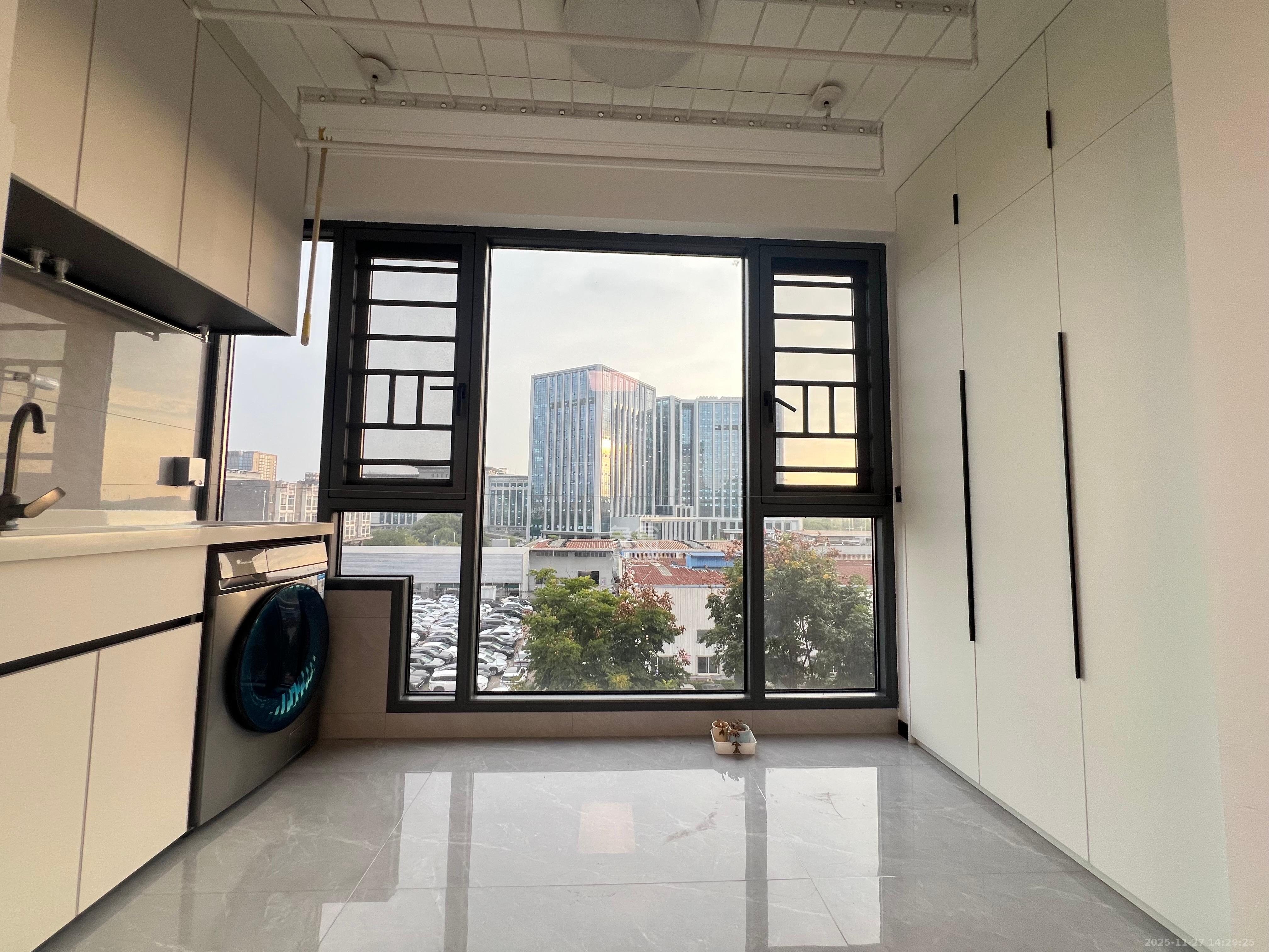 天城国际广场 3室2厅1卫 3500.0元/月 天城国际广场 3室2厅1卫 3500.0元/月室内图