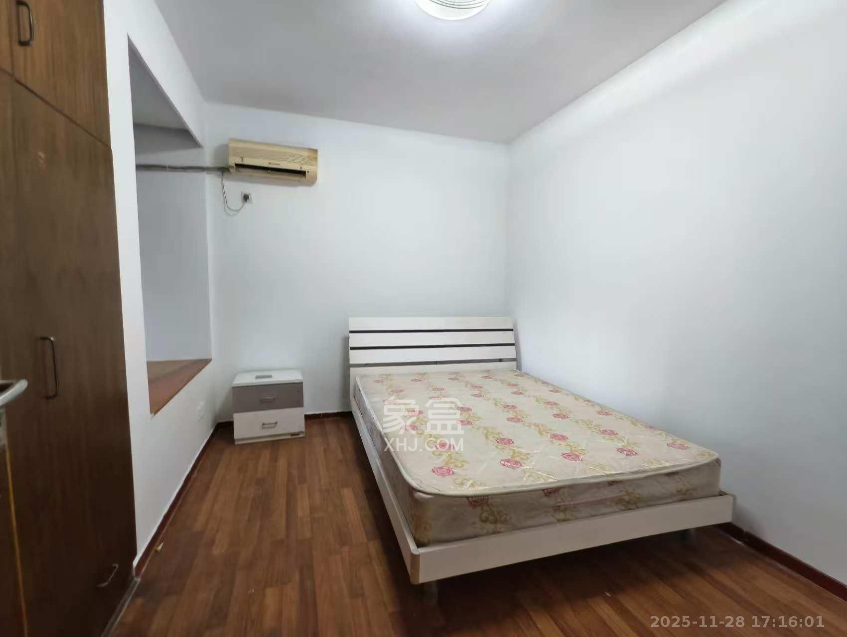 新世纪家园  3室2厅2卫    2500.0元/月室内图