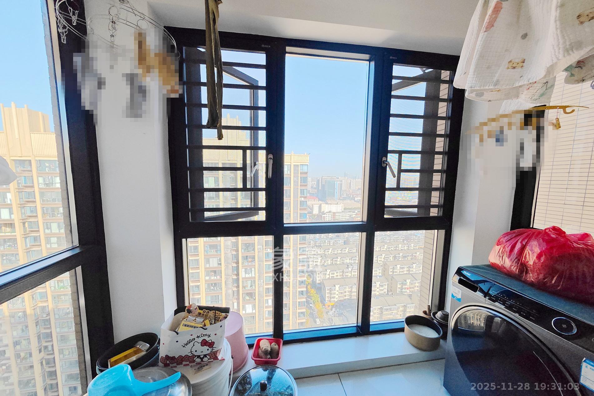 新城新世界四期柏樾 4室2厅2卫 163.8万 新城新世界四期柏樾 4室2厅2卫 163.8万阳台