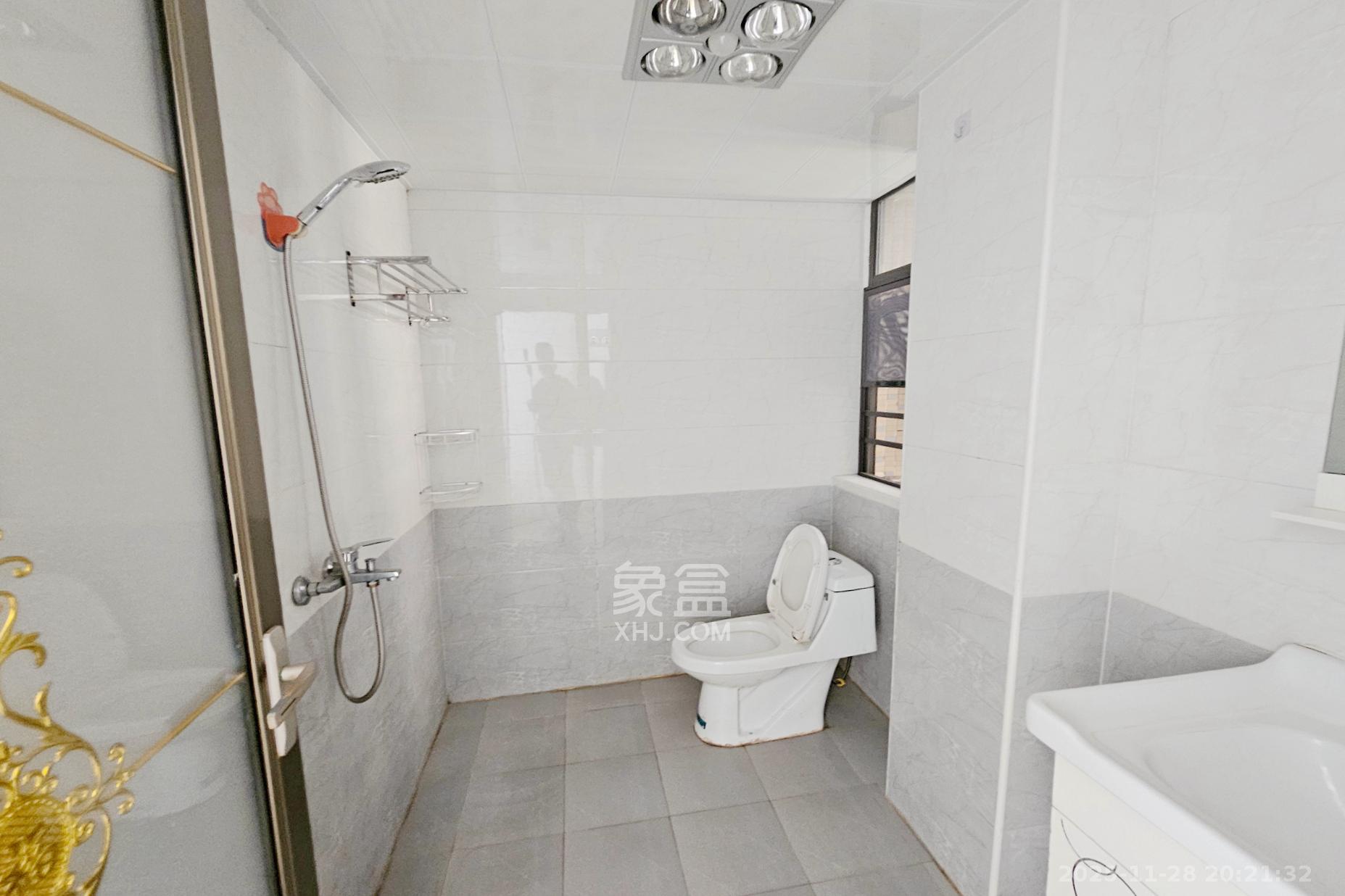 阳光城尚东湾青云苑  3室2厅1卫    92.0万卫生间