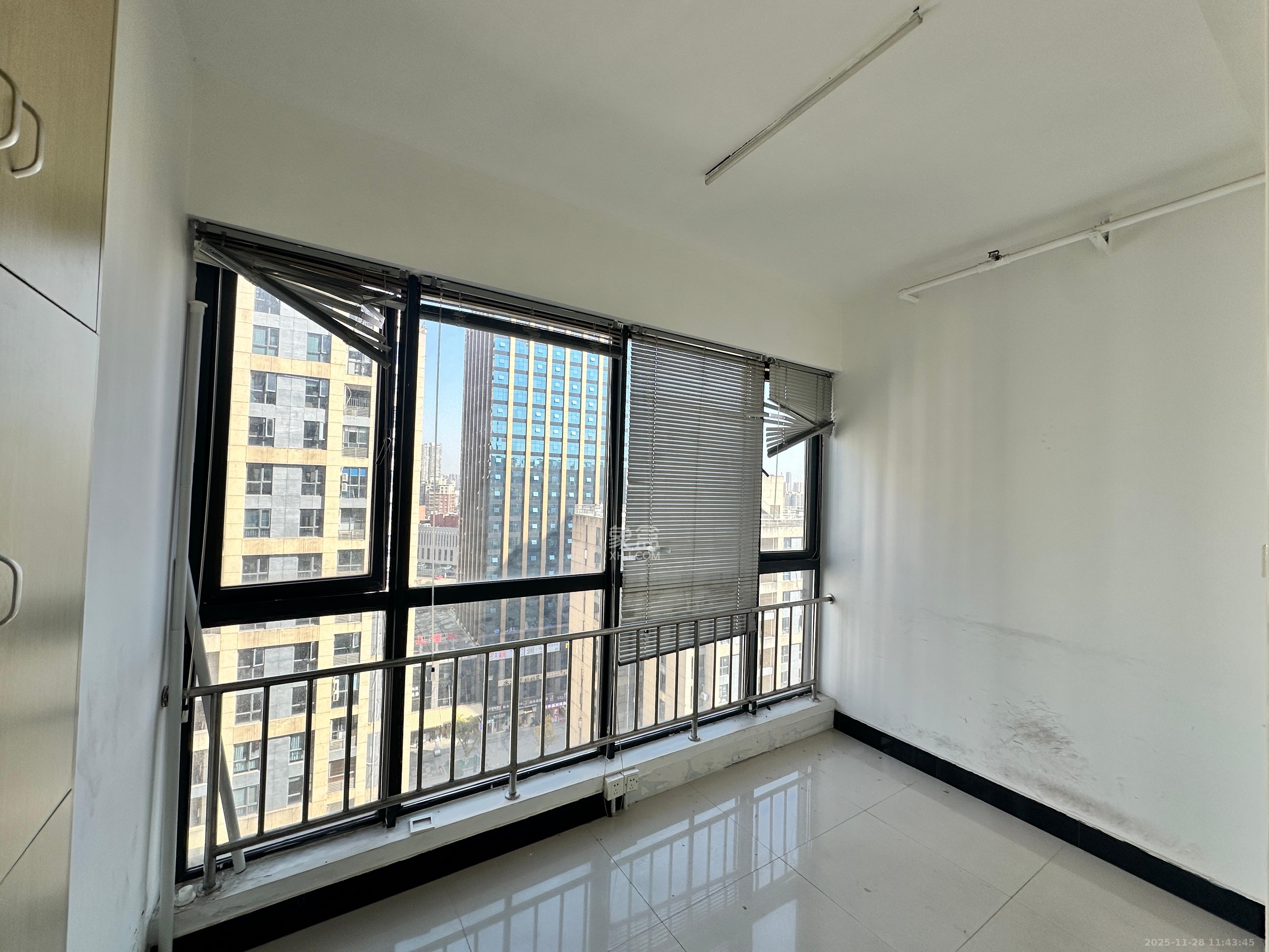 德思勤城市广场（宝格丽公寓）   100.0㎡      2200.0元/月室内图