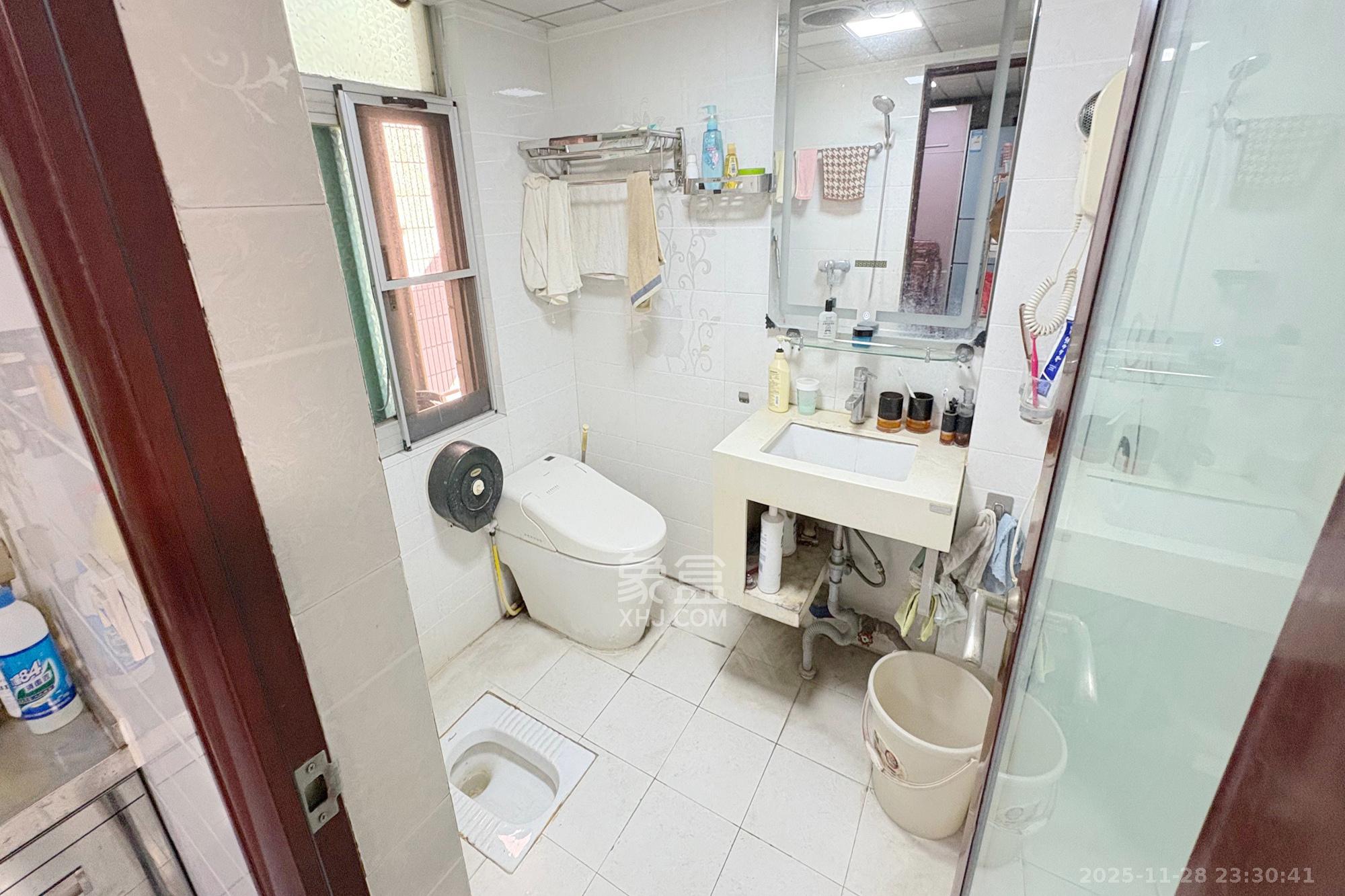 汇源大厦 2室1厅1卫 98.0万 汇源大厦 2室1厅1卫 98.0万卫生间