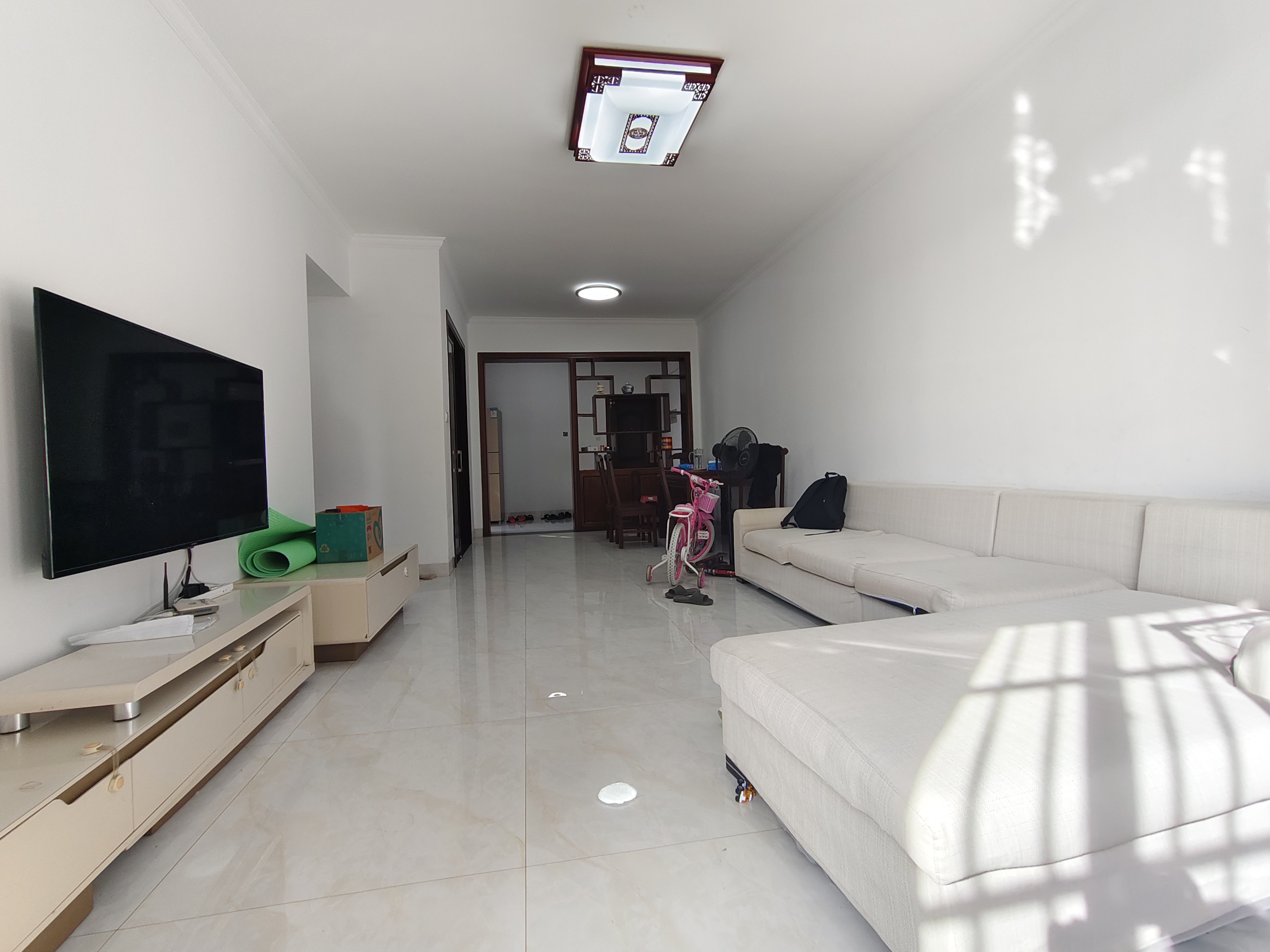 南海幸福城  3室2厅2卫    2800.0元/月室内图