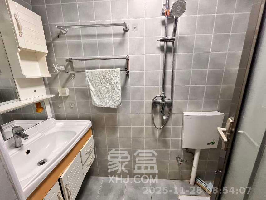 荣悦台 1室1厅1卫 2200.0元/月 荣悦台 1室1厅1卫 2200.0元/月室内图