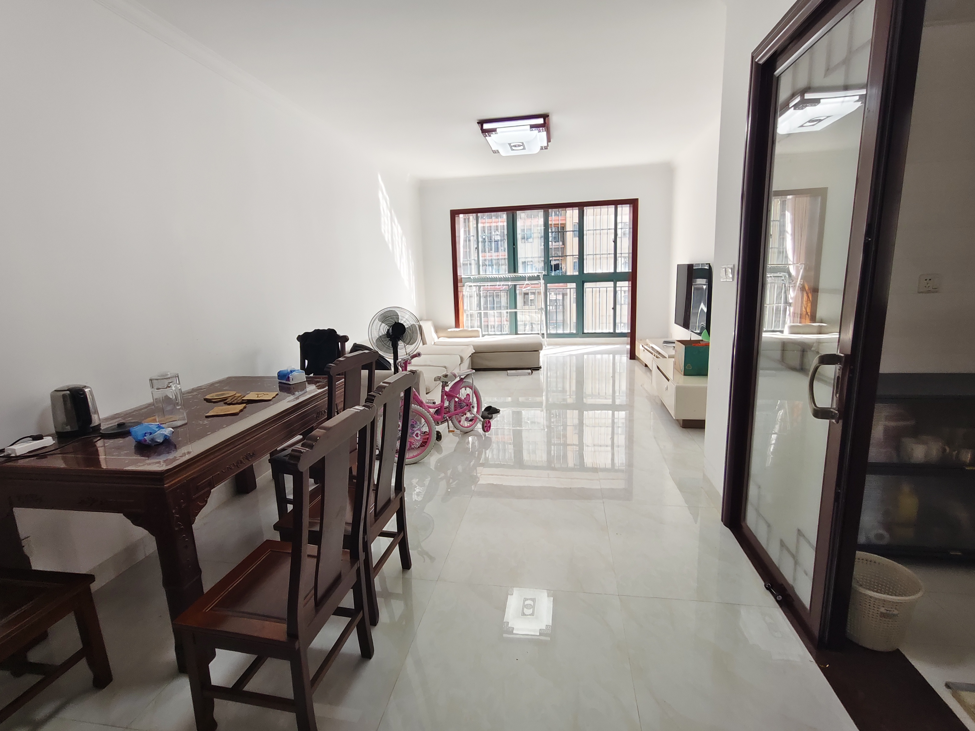 南海幸福城 3室2厅2卫 2800.0元/月 南海幸福城 3室2厅2卫 2800.0元/月室内图