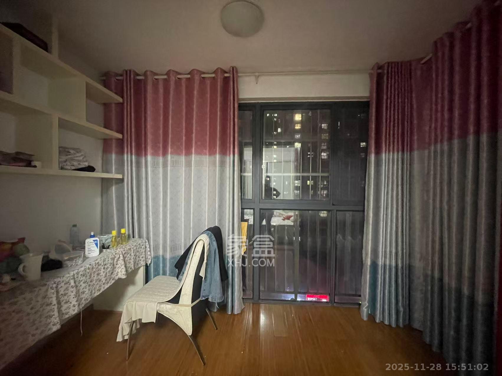 华润凤凰城二期  3室2厅2卫    2000.0元/月室内图