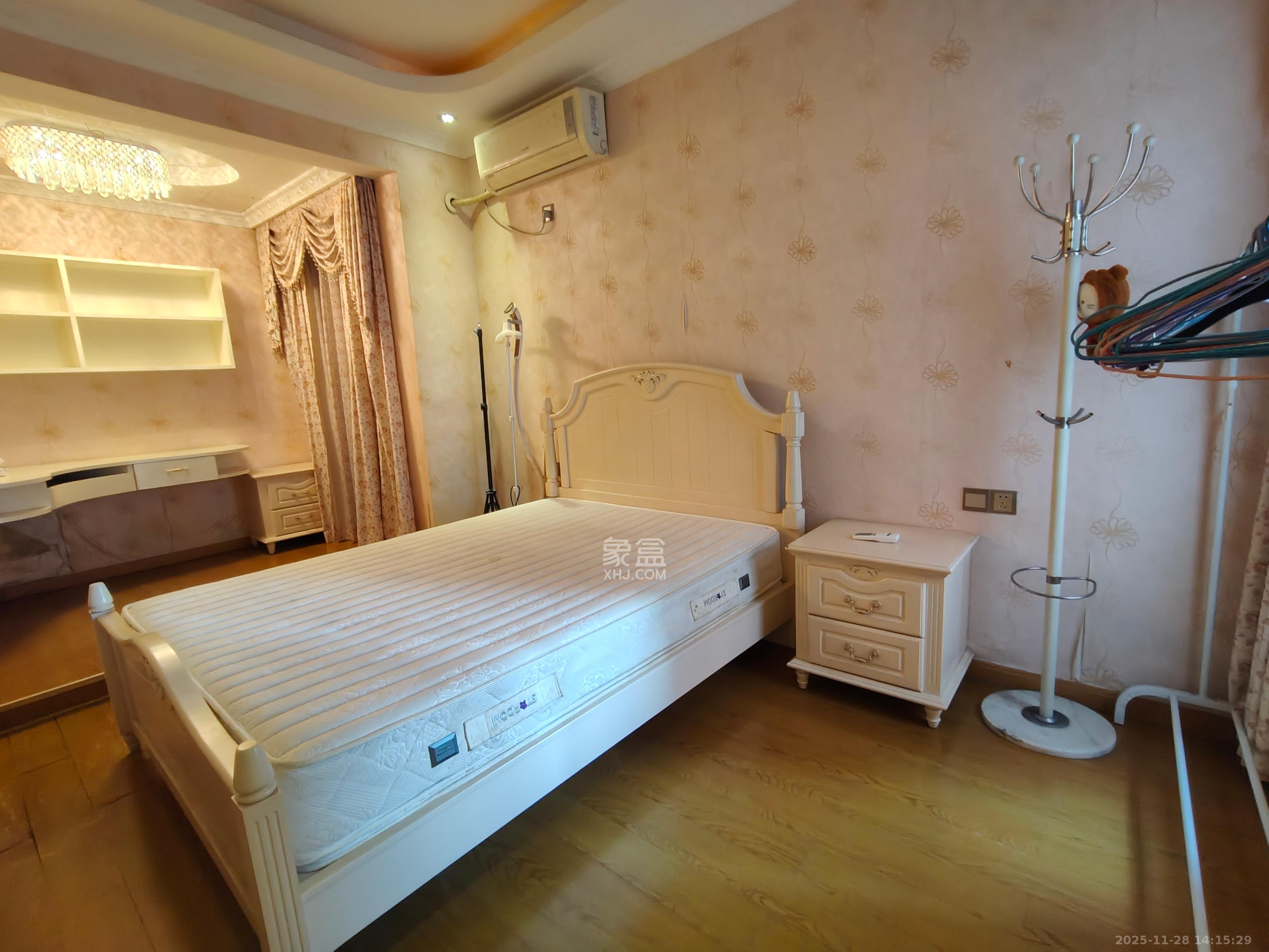 金领家族  2室2厅1卫    2200.0元/月室内图