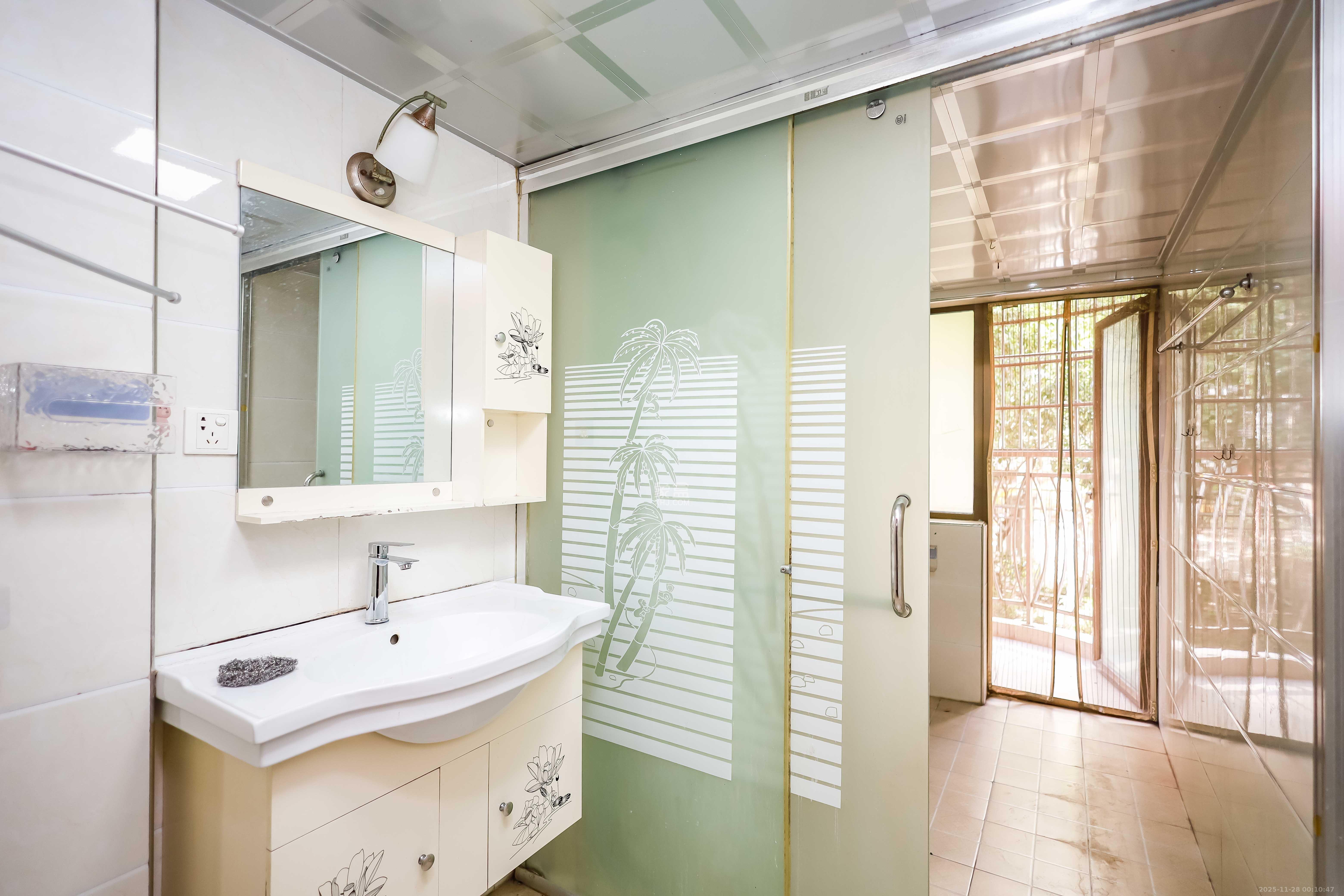 丽都桃源(金峰北院二期) 2室1厅1卫 58.0万 丽都桃源(金峰北院二期) 2室1厅1卫 58.0万卫生间