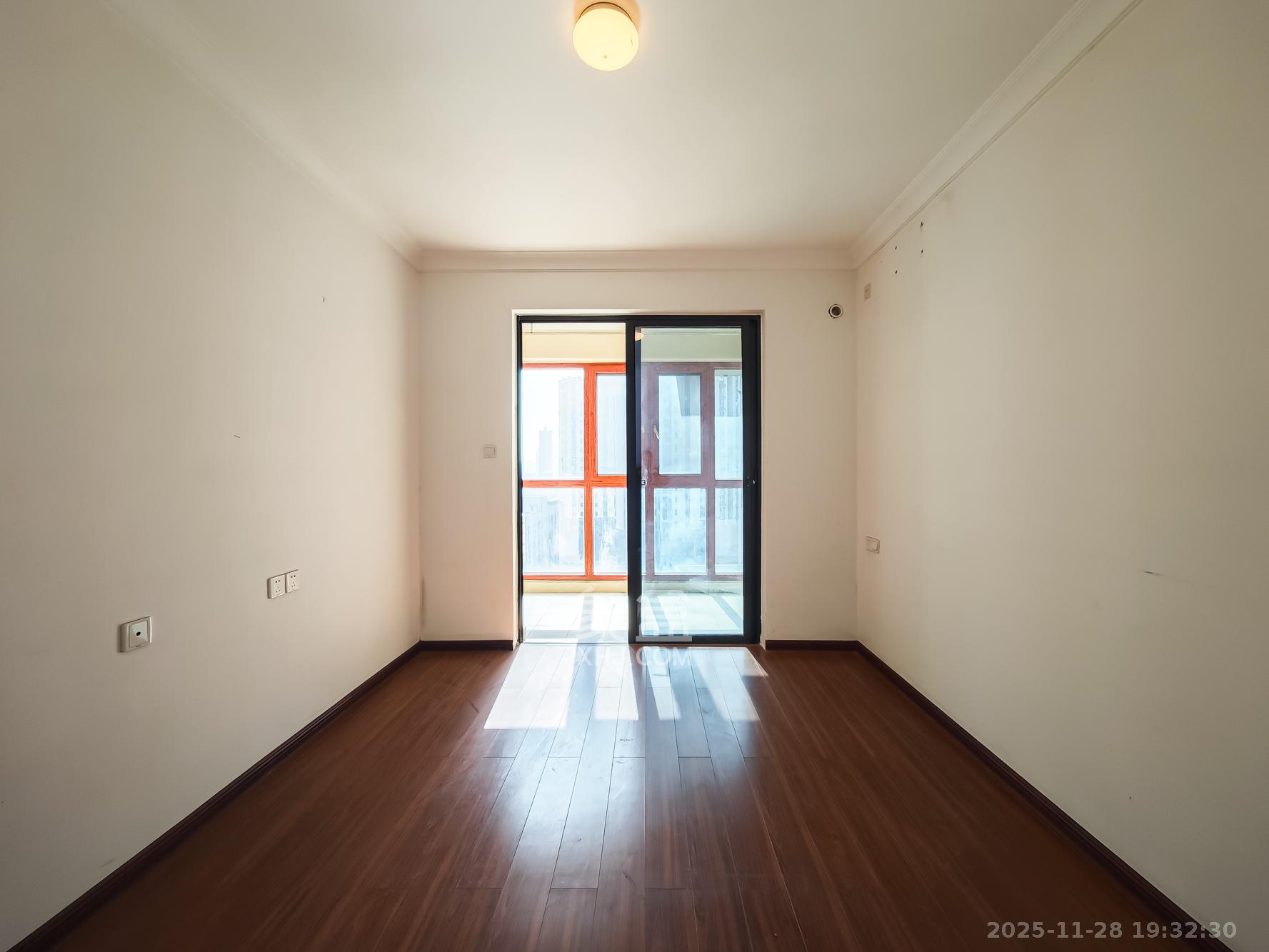 幸福考拉789  3室2厅2卫    68.3万卧室