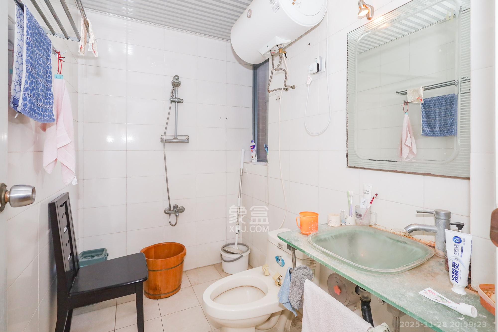 枫林绿洲 3室2厅2卫 108.0万 枫林绿洲 3室2厅2卫 108.0万卫生间