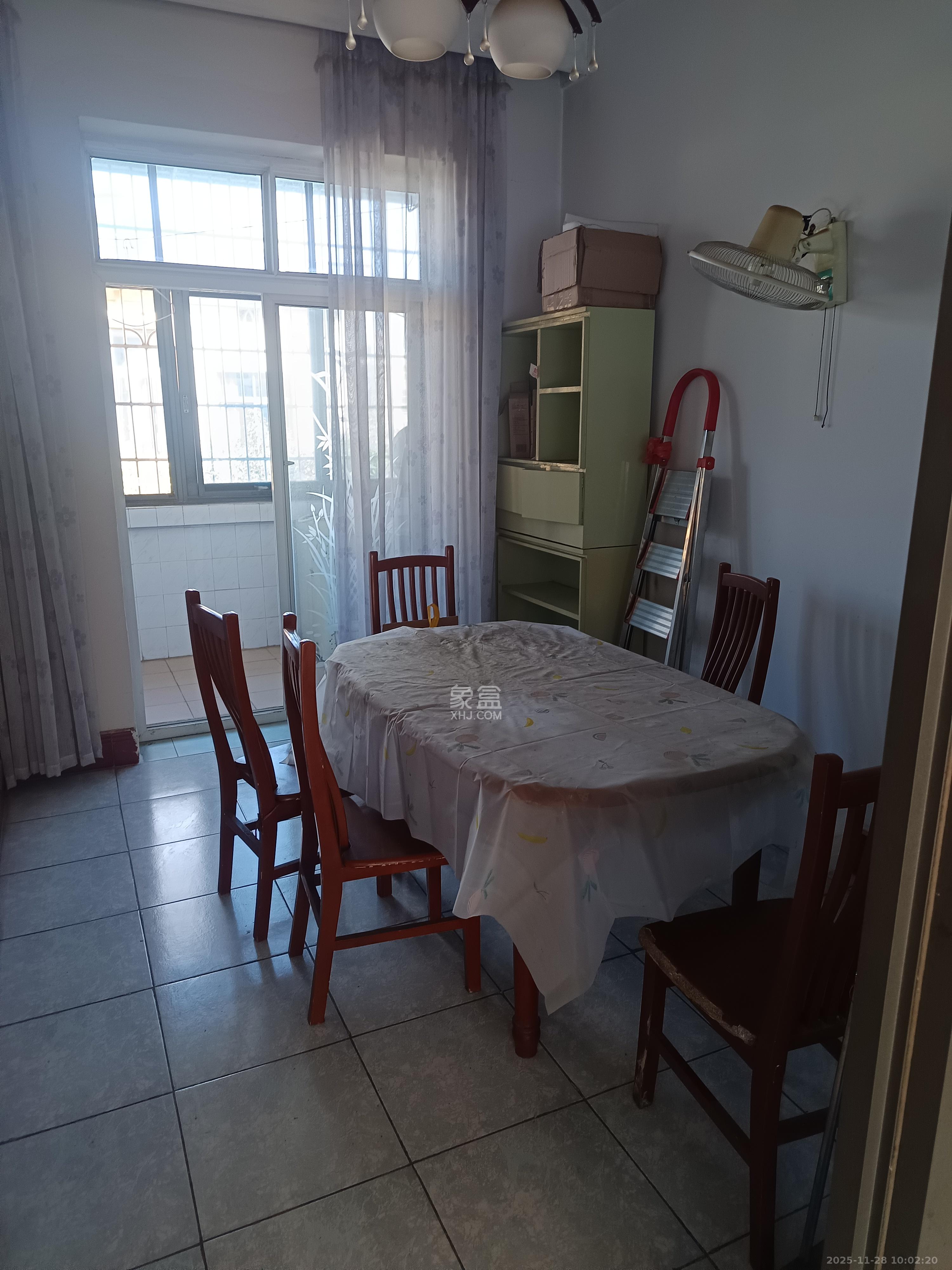 中联科技园  3室2厅1卫    2100.0元/月室内图