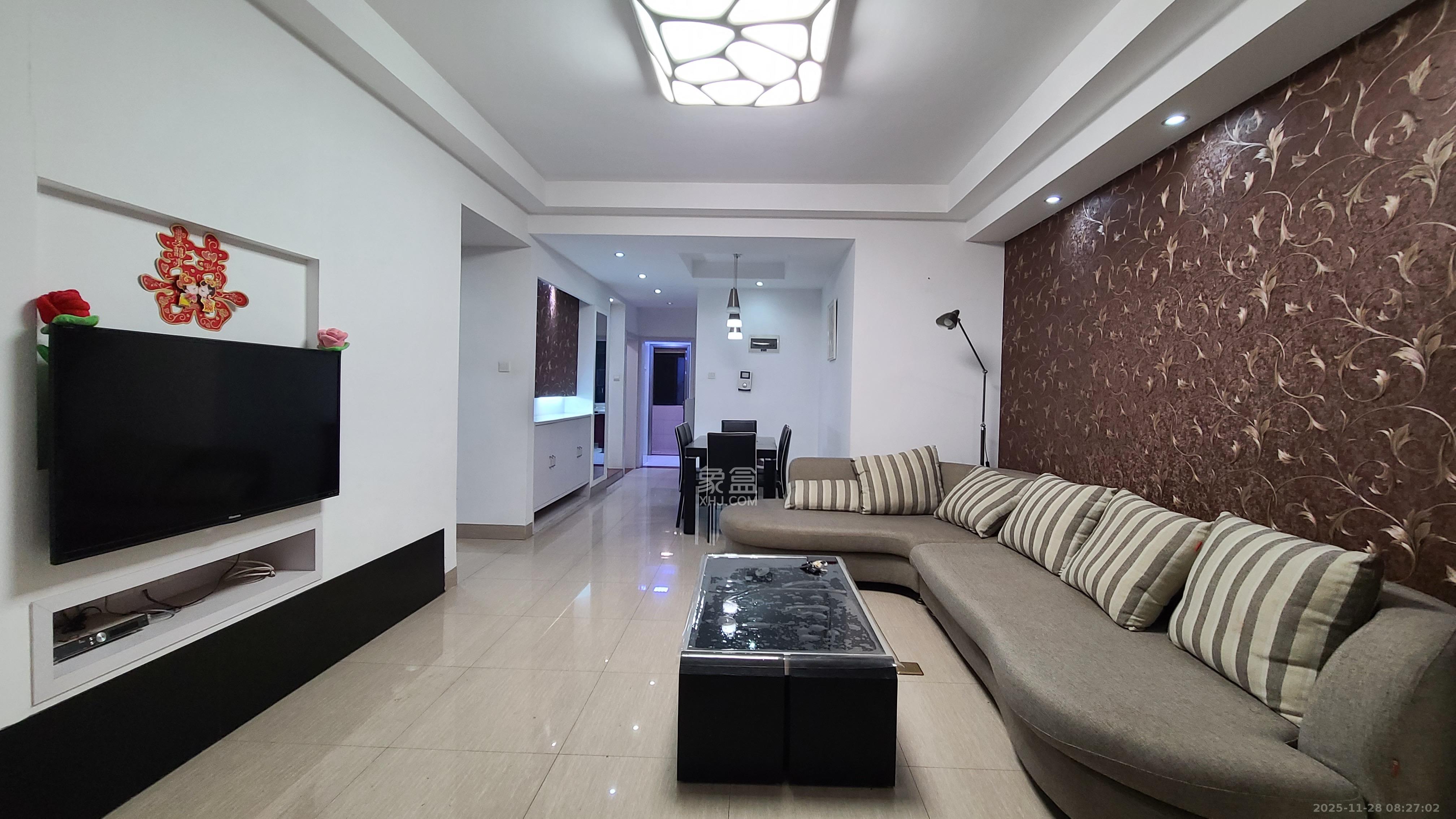 星城书香苑(星城书院) 3室2厅1卫 3000.0元/月 星城书香苑(星城书院) 3室2厅1卫 3000.0元/月室内图