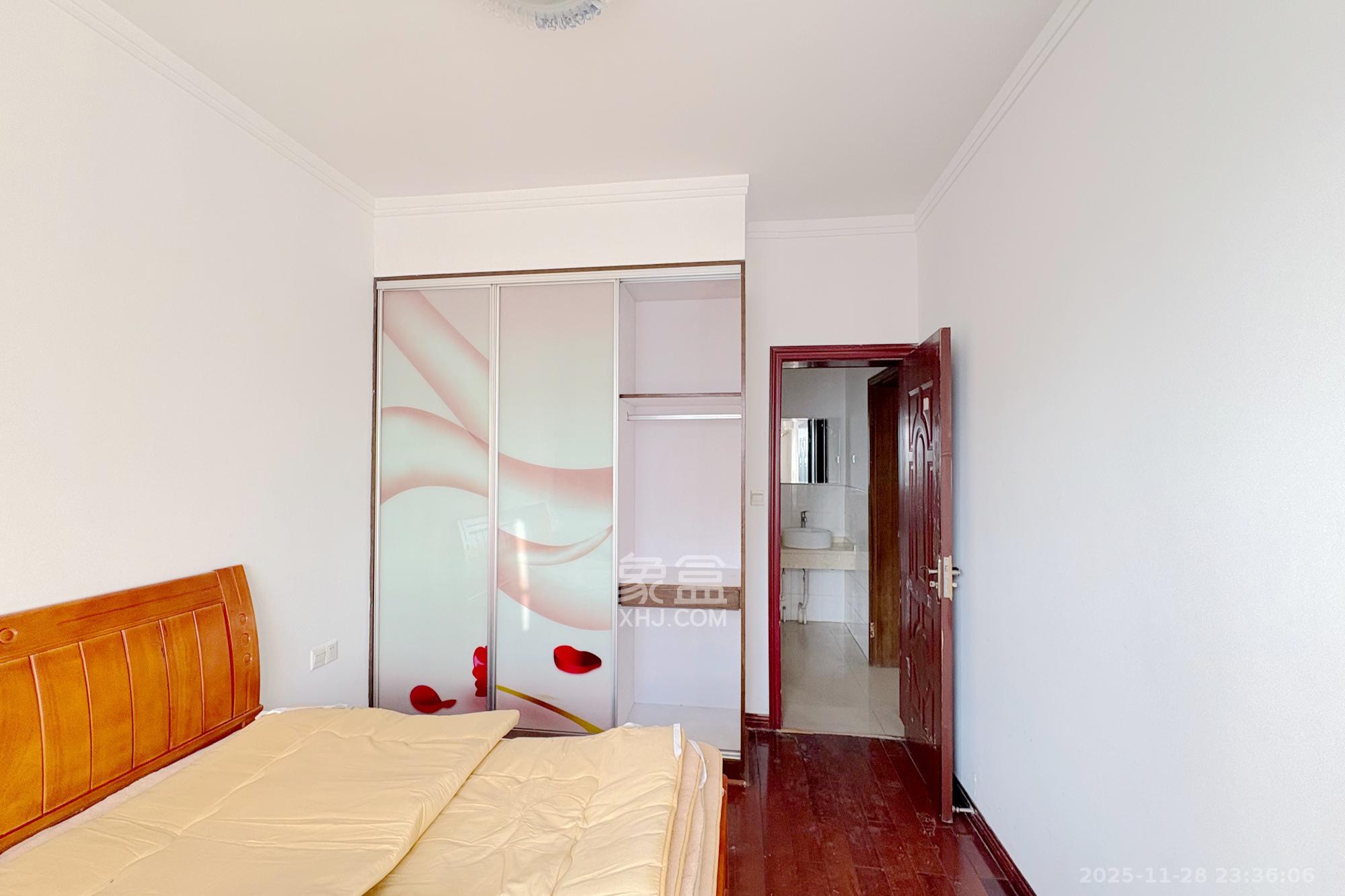 东南明苑  3室0厅0卫    128.0万卧室