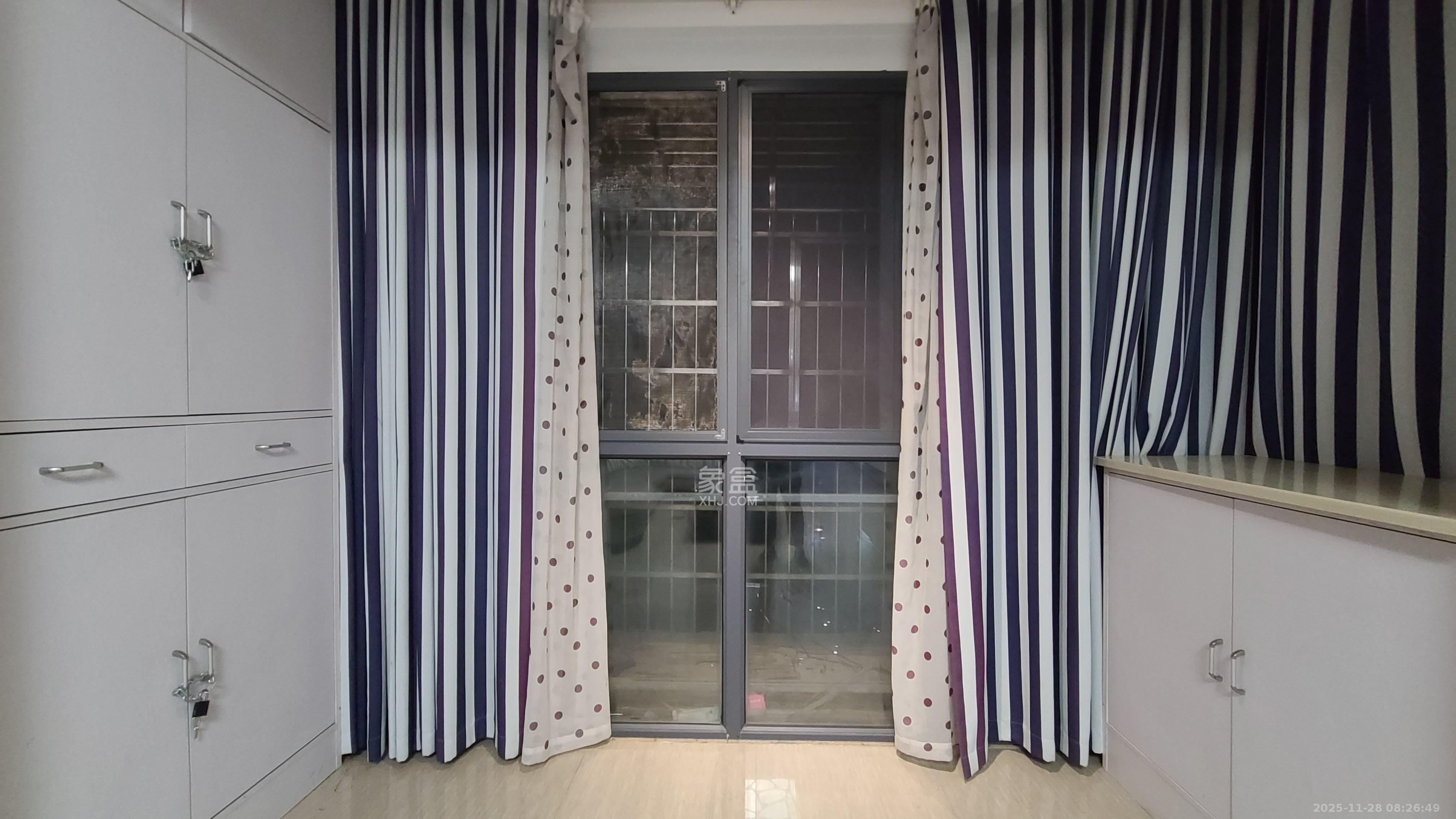 星城书香苑(星城书院) 3室2厅1卫 3000.0元/月 星城书香苑(星城书院) 3室2厅1卫 3000.0元/月室内图