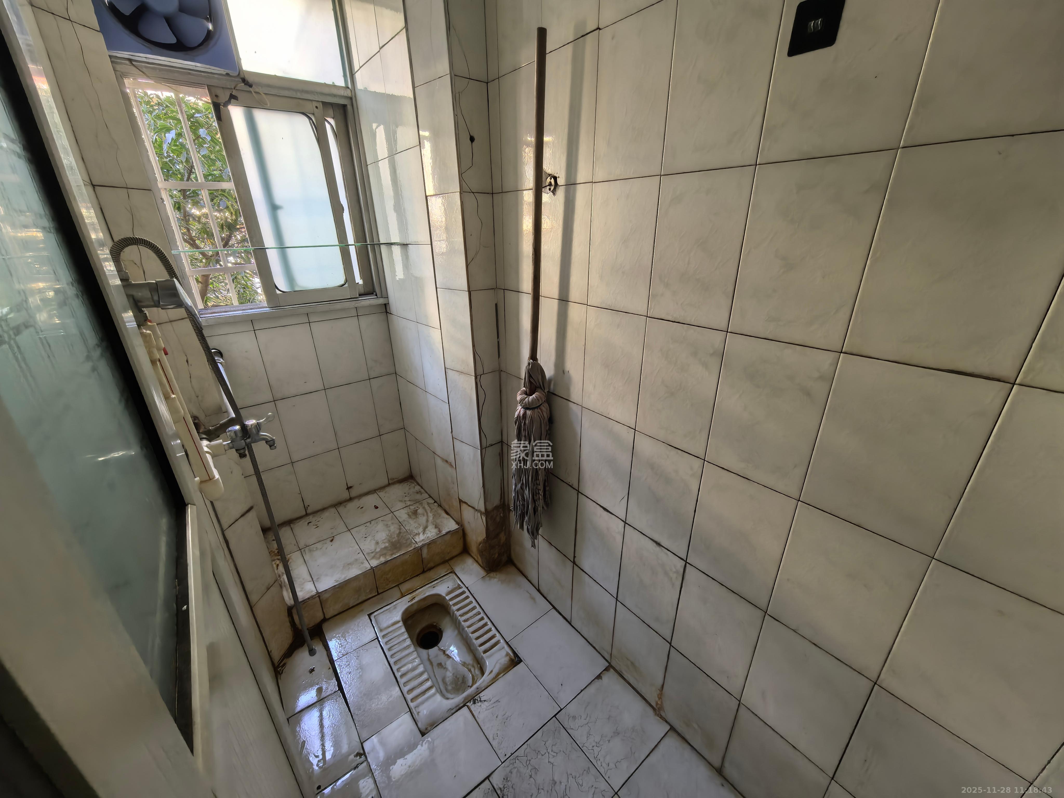 解放四村石子冲 3室1厅1卫 1400.0元/月 解放四村石子冲 3室1厅1卫 1400.0元/月室内图