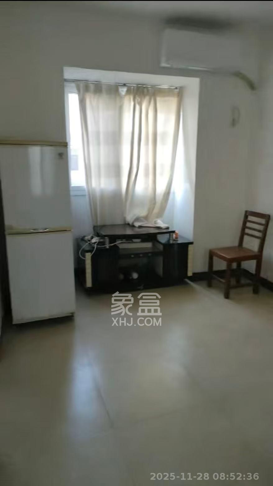 钱隆樽品(一、二、三期)  1室2厅1卫    1800.0元/月