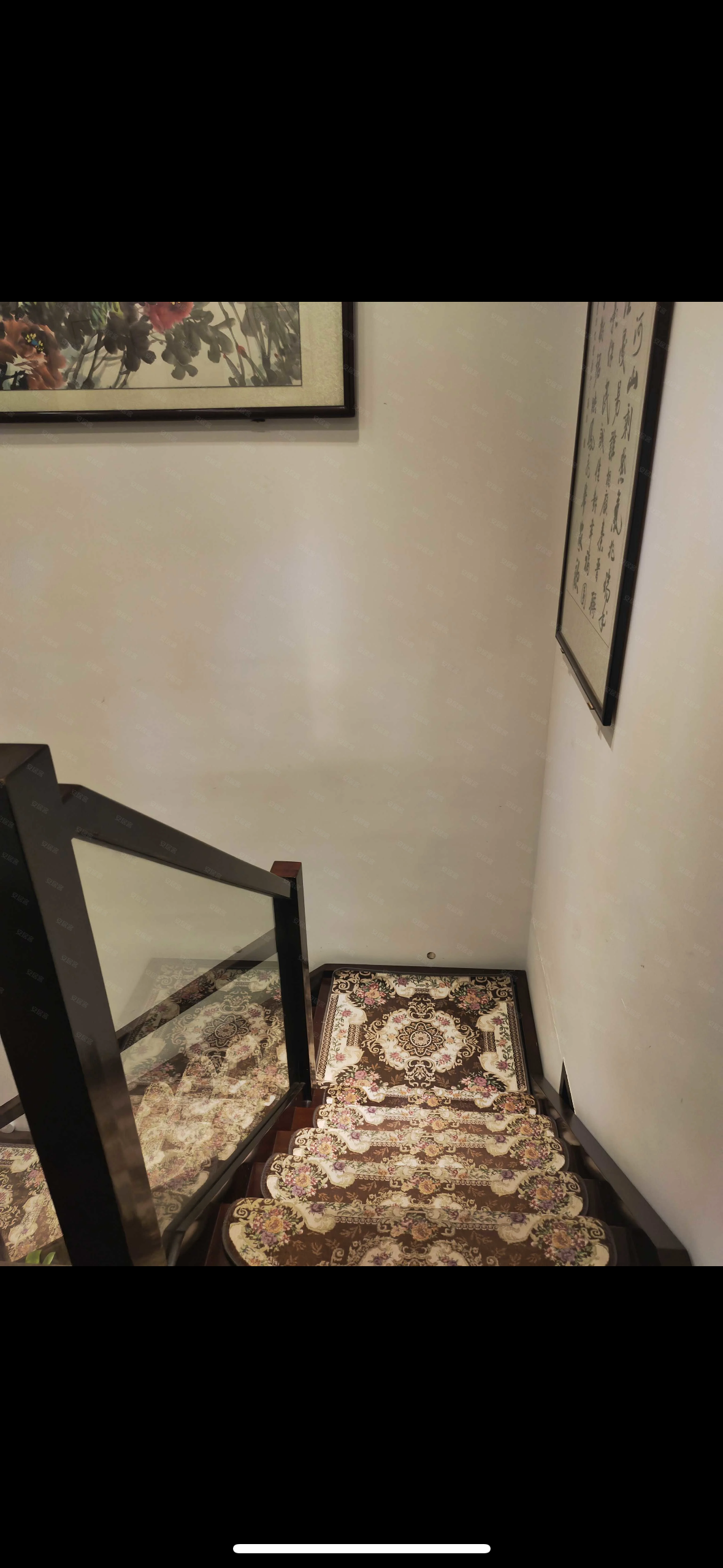 创景外滩  5室2厅3卫    105.0万客厅