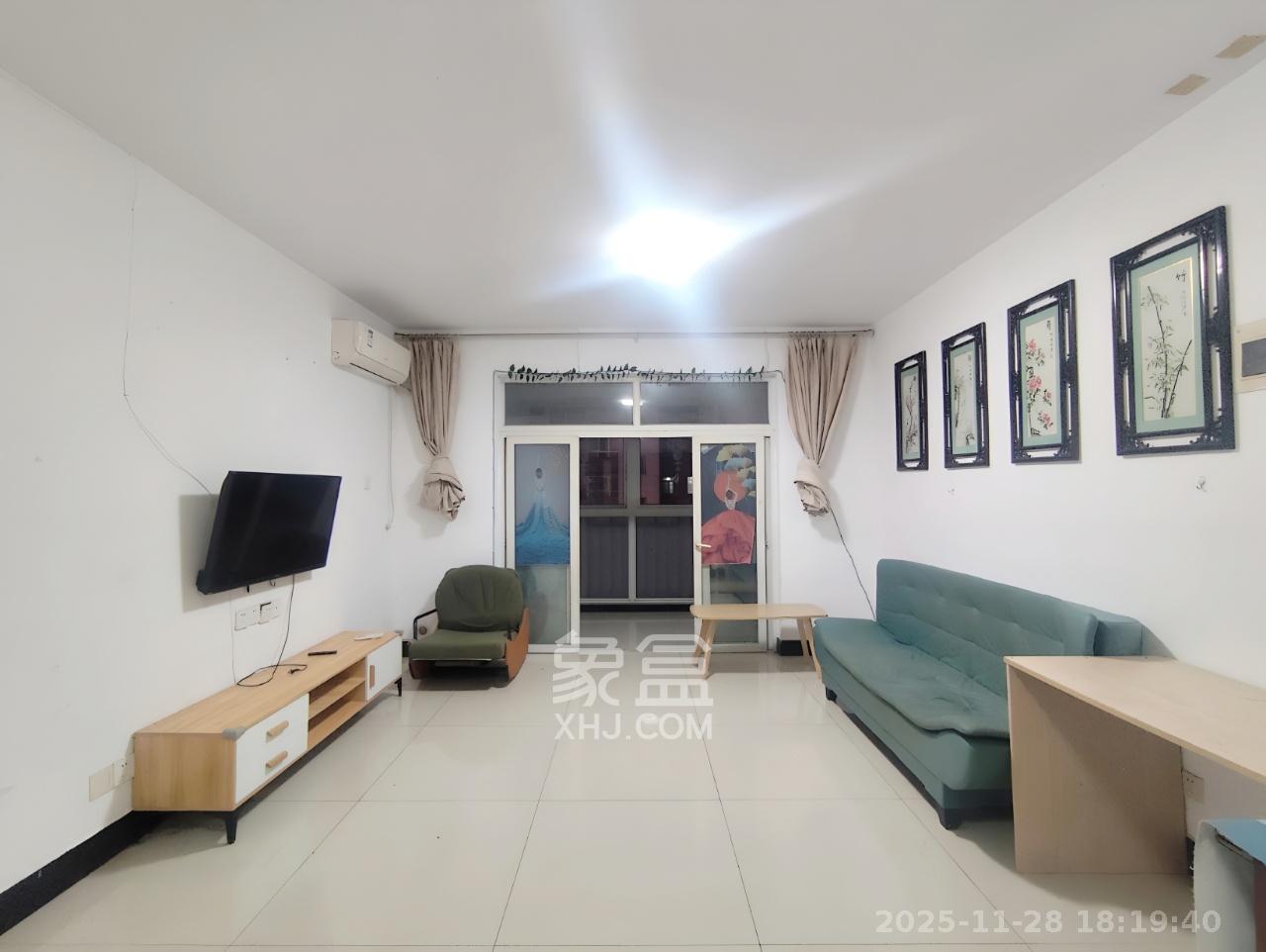 一品东庭  3室2厅1卫    2100.0元/月