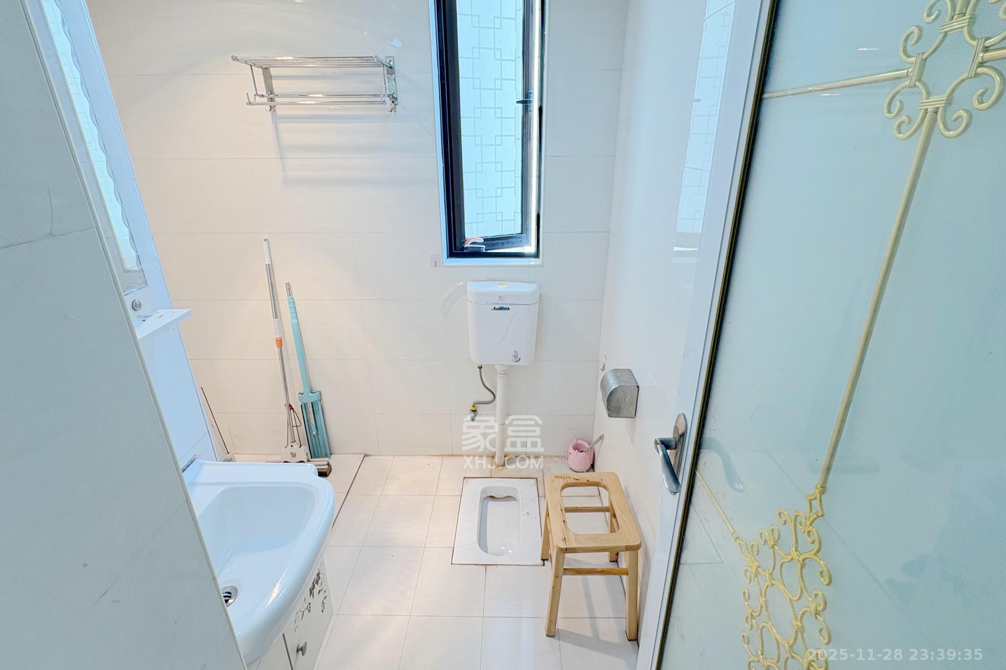 铂宫  2室1厅1卫    110.0万卫生间