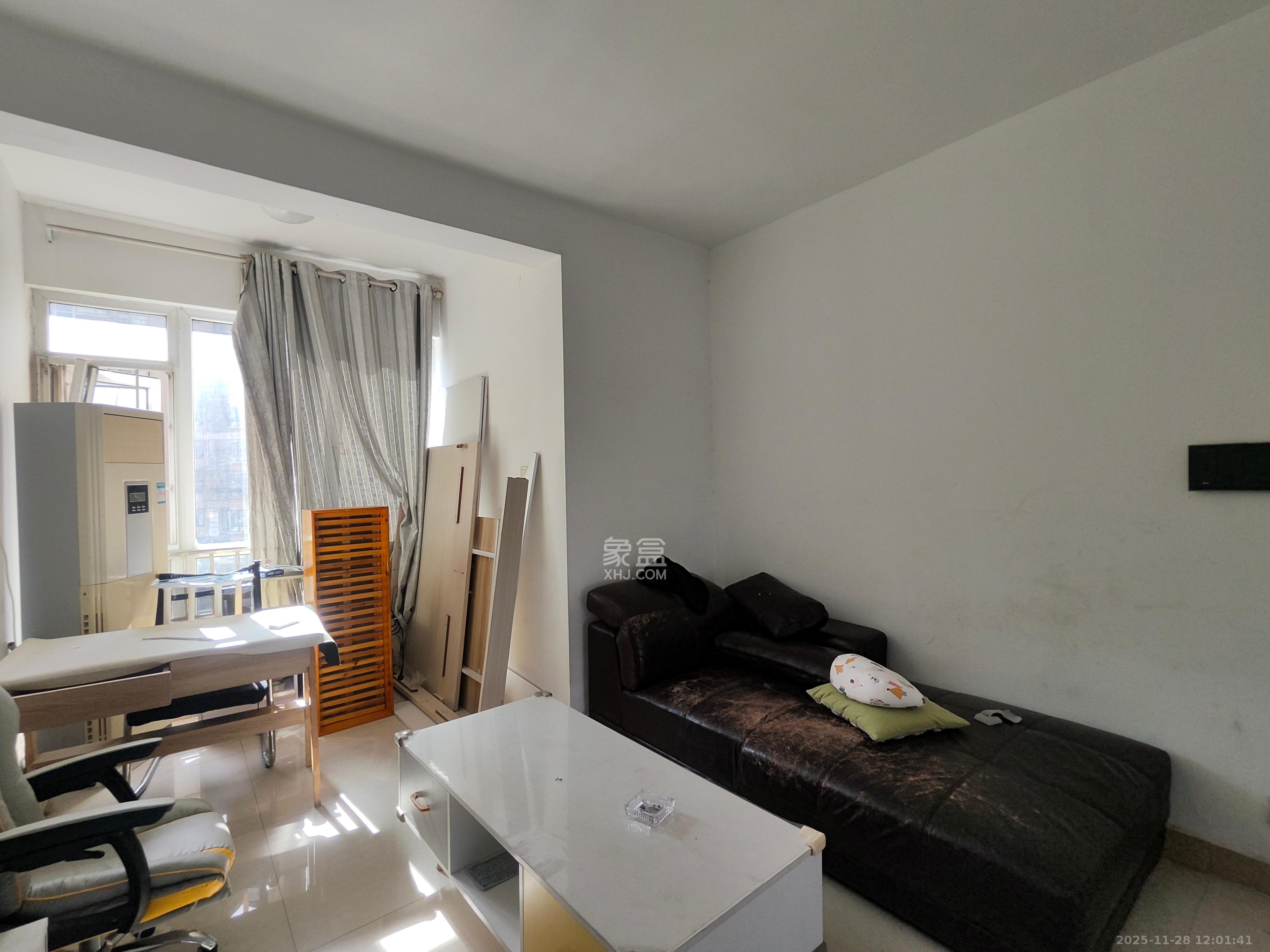 泊爱蓝湾  2室1厅1卫    2200.0元/月室内图