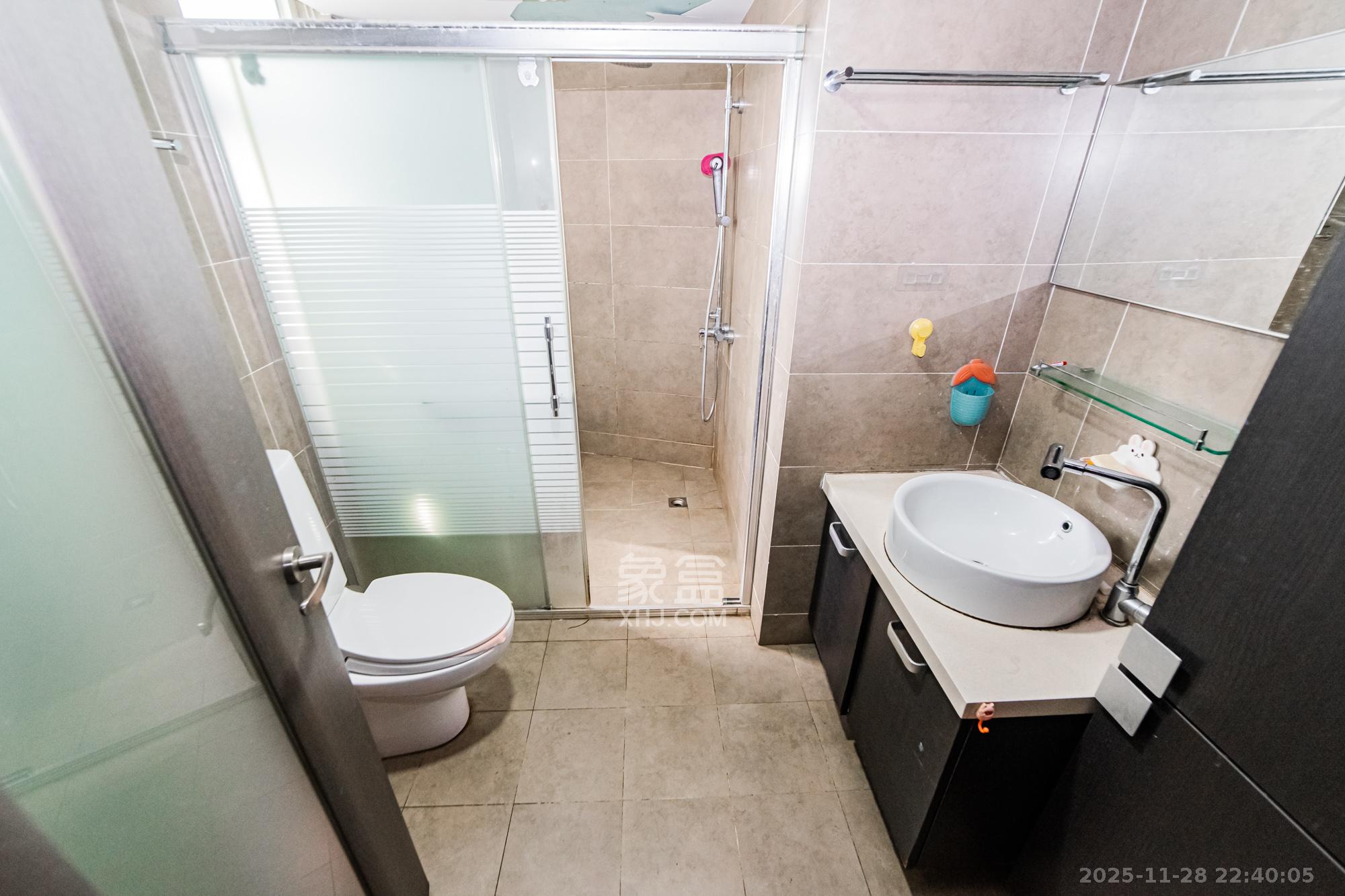 北辰三角洲D3区 3室2厅2卫 170.0万 北辰三角洲D3区 3室2厅2卫 170.0万卫生间