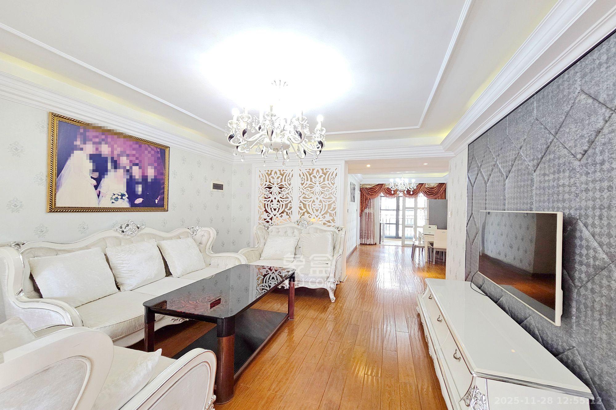 嘉宇盛世华章 3室2厅2卫 3700.0元/月 嘉宇盛世华章 3室2厅2卫 3700.0元/月室内图