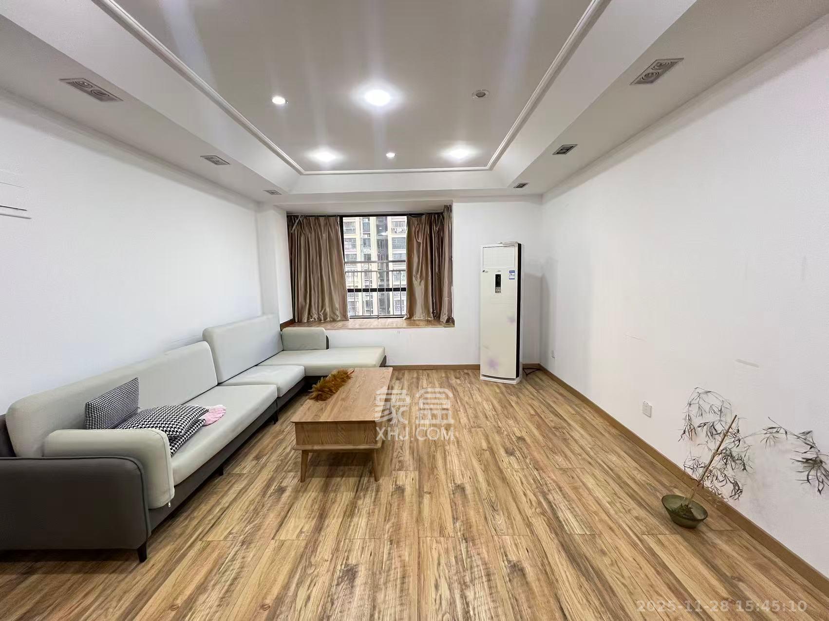 百纳广场（百纳公寓）  3室2厅2卫    3000.0元/月