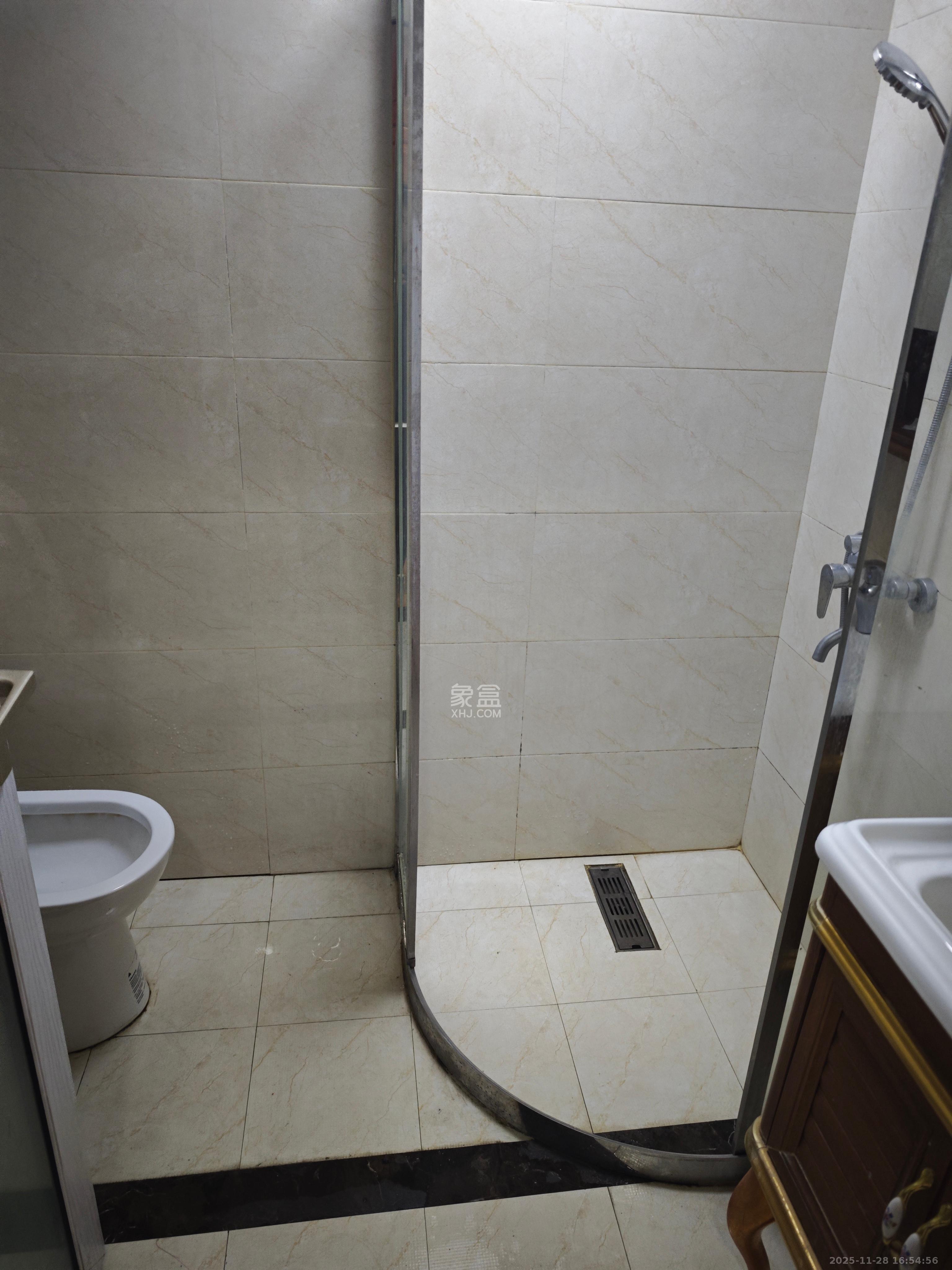 明大佳园  1室0厅0卫    1600.0元/月室内图