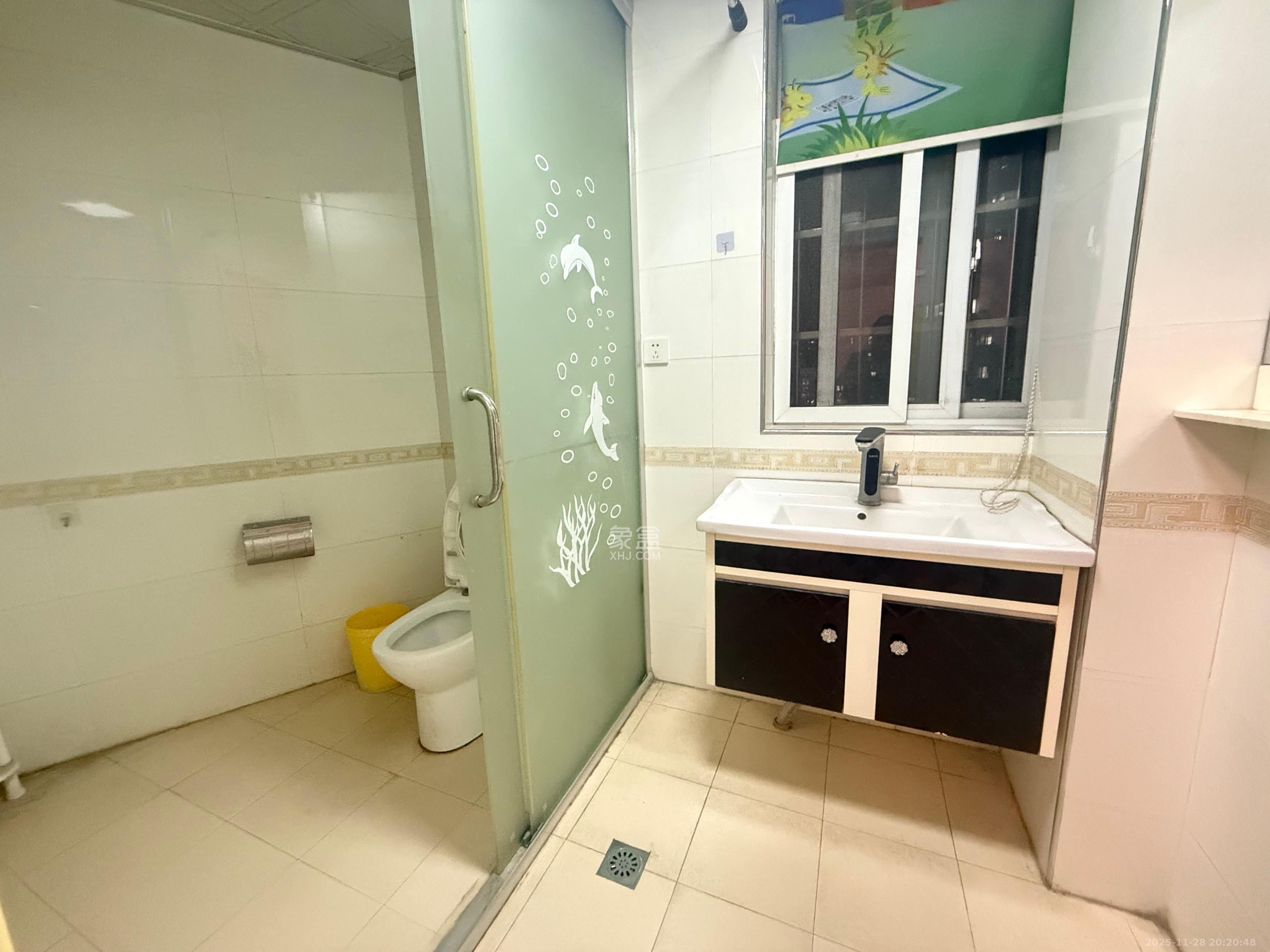 东方航标  3室2厅2卫    2200.0元/月室内图