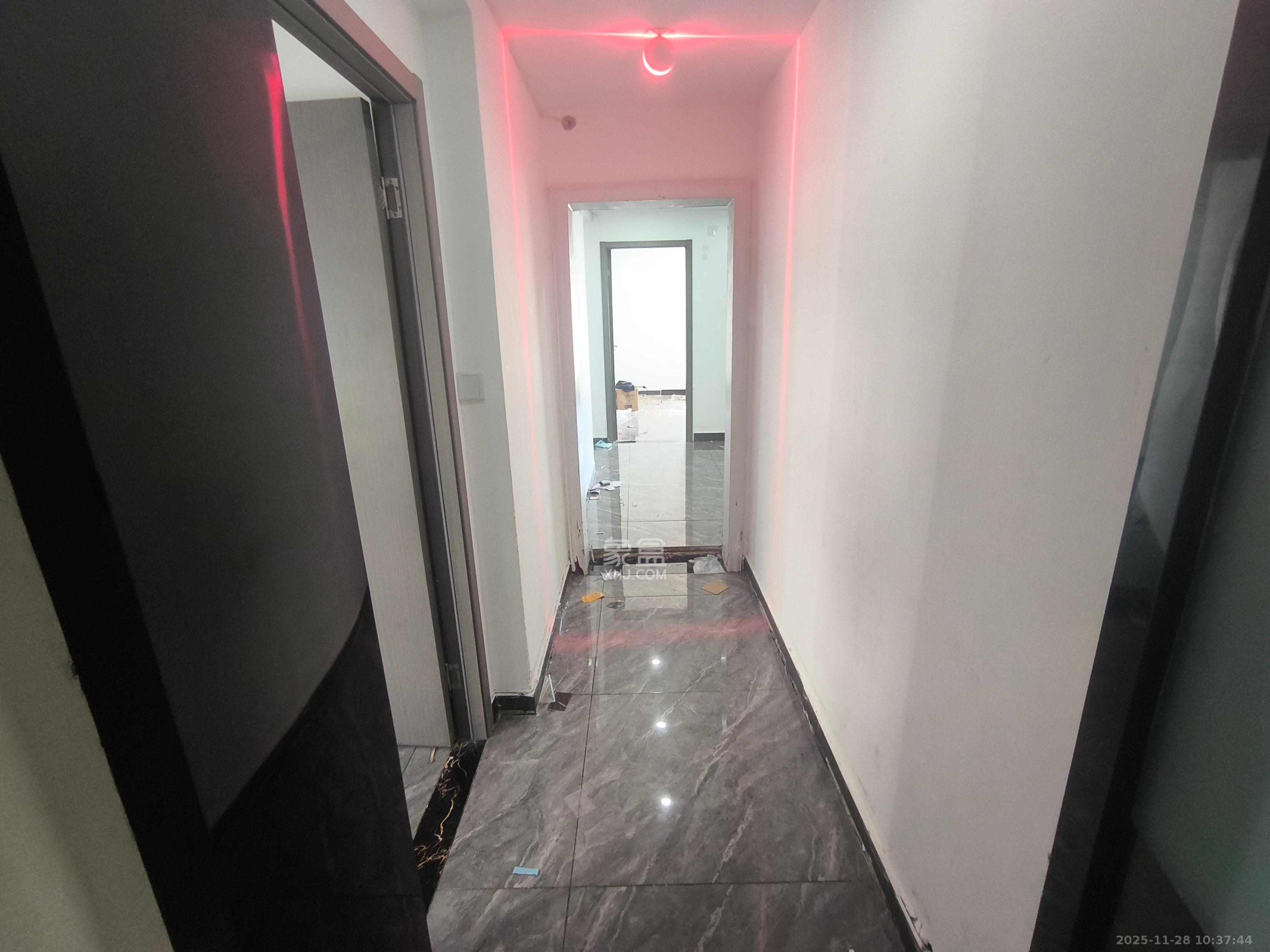 高桥现代商贸城 1室2厅1卫 4500.0元/月 高桥现代商贸城 1室2厅1卫 4500.0元/月室内图